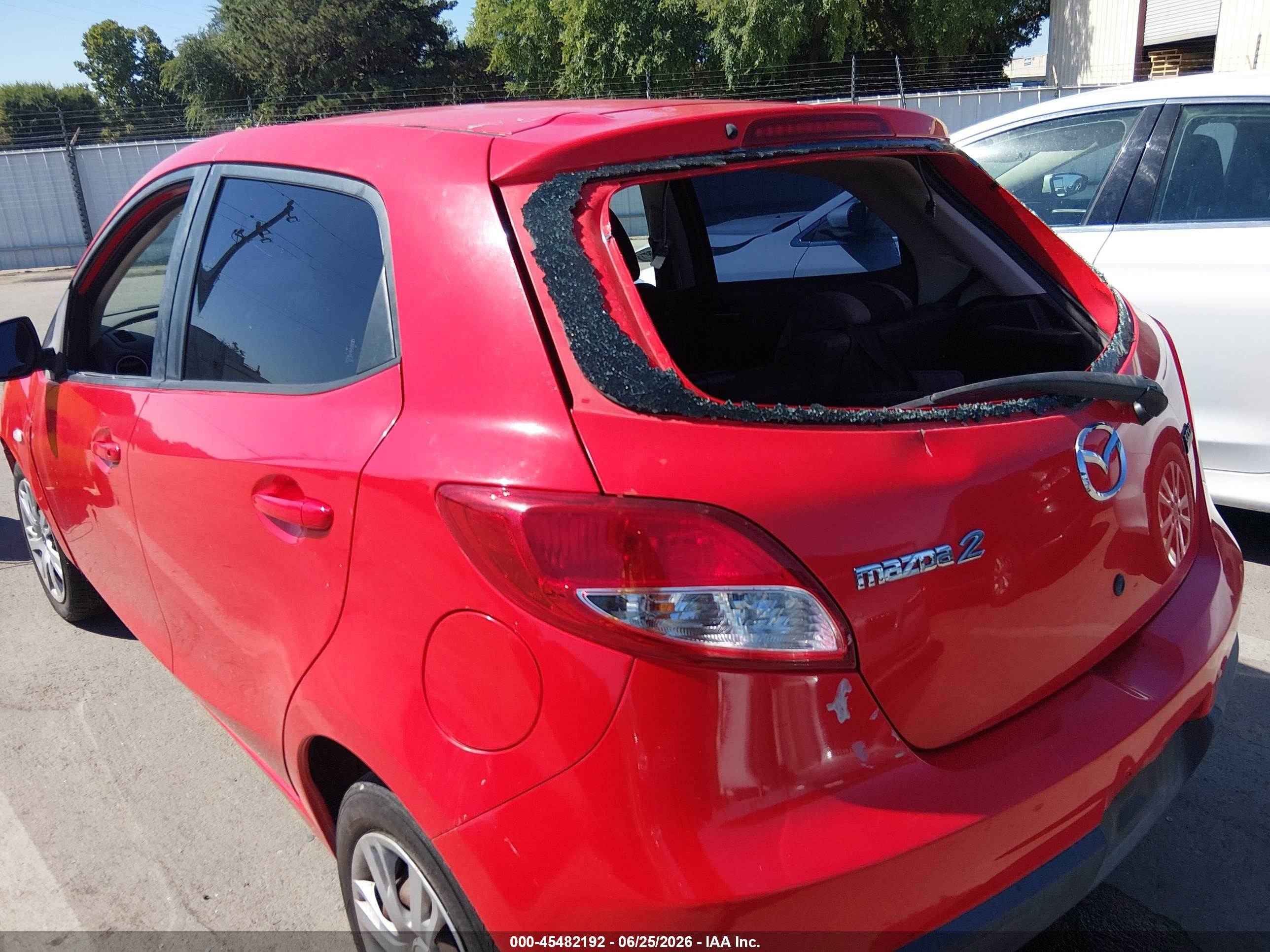 2013 Mazda Mazda2 Sport Red vin: JM1DE1KZ2D0169270