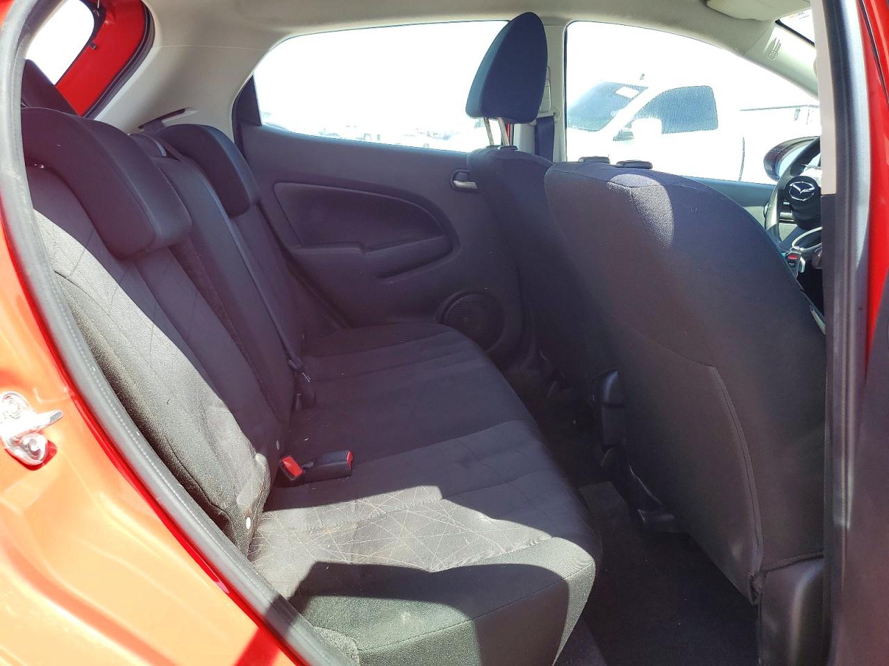 2014 Mazda Mazda2 Sport Красный vin: JM1DE1KZ3E0183258