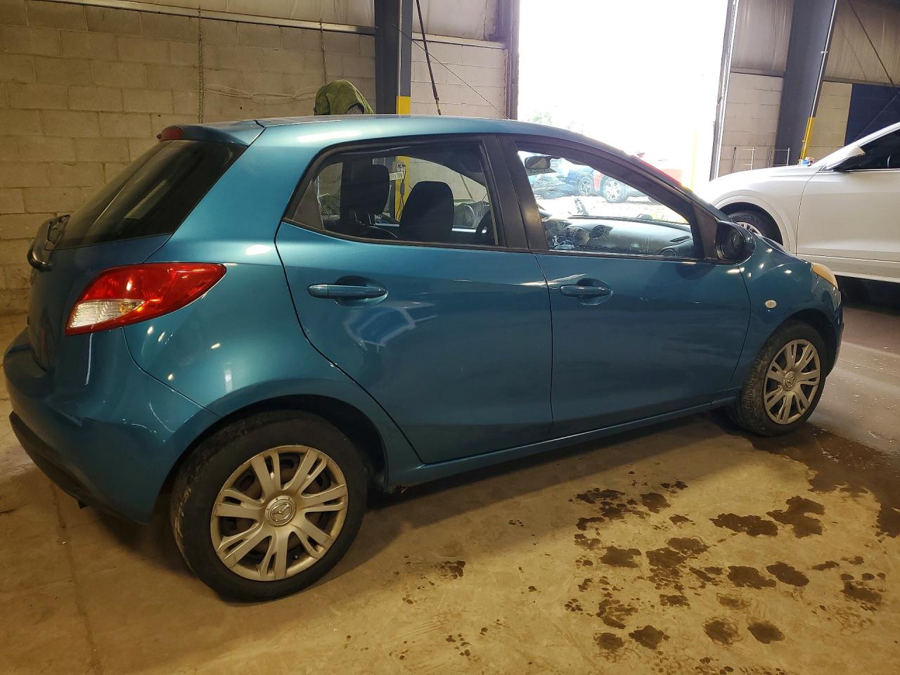 2012 Mazda Mazda2 Blue vin: JM1DE1KZ4C0140948