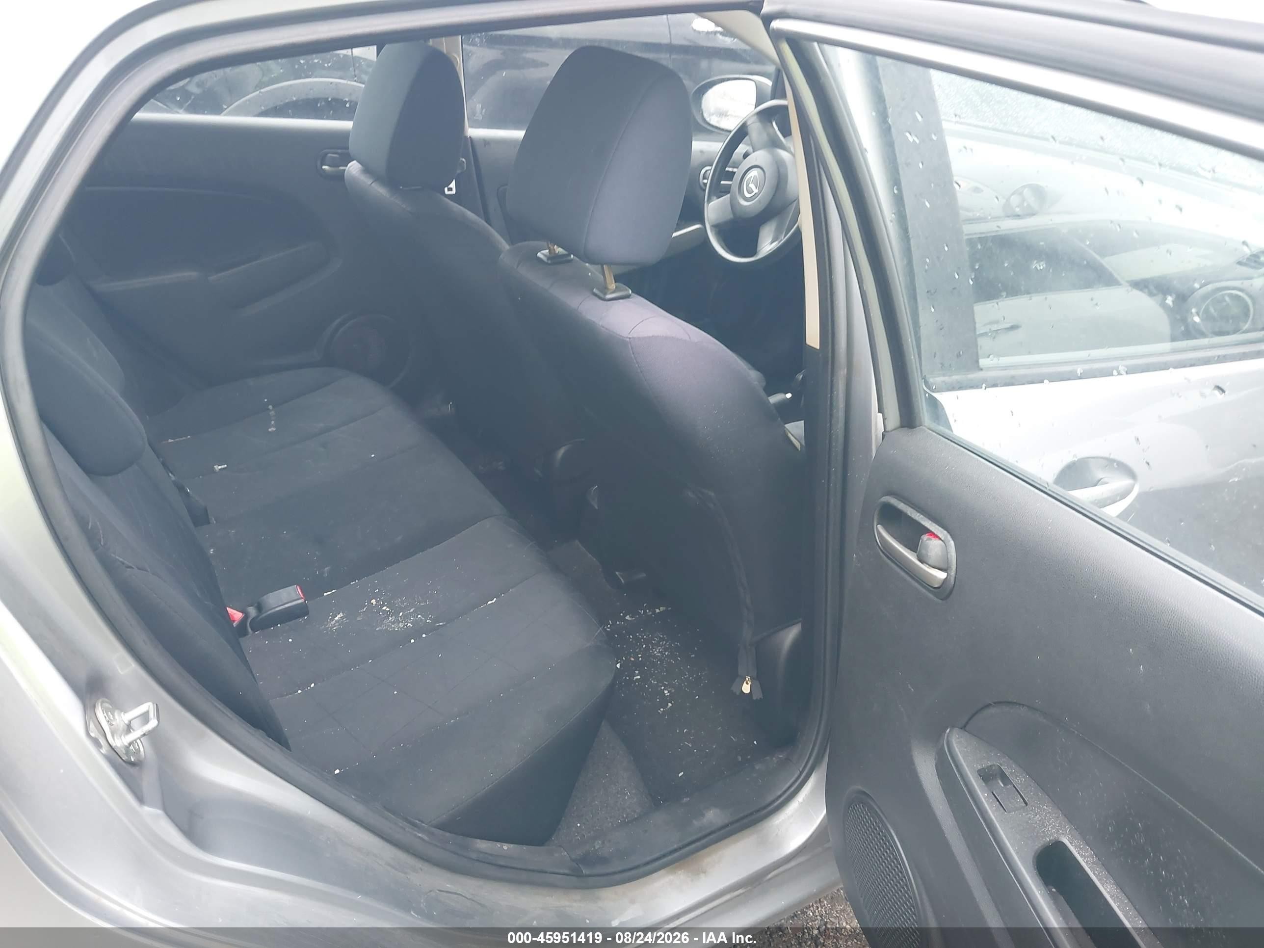 2014 Mazda Mazda2 Sport Серебряный vin: JM1DE1KZ4E0179302