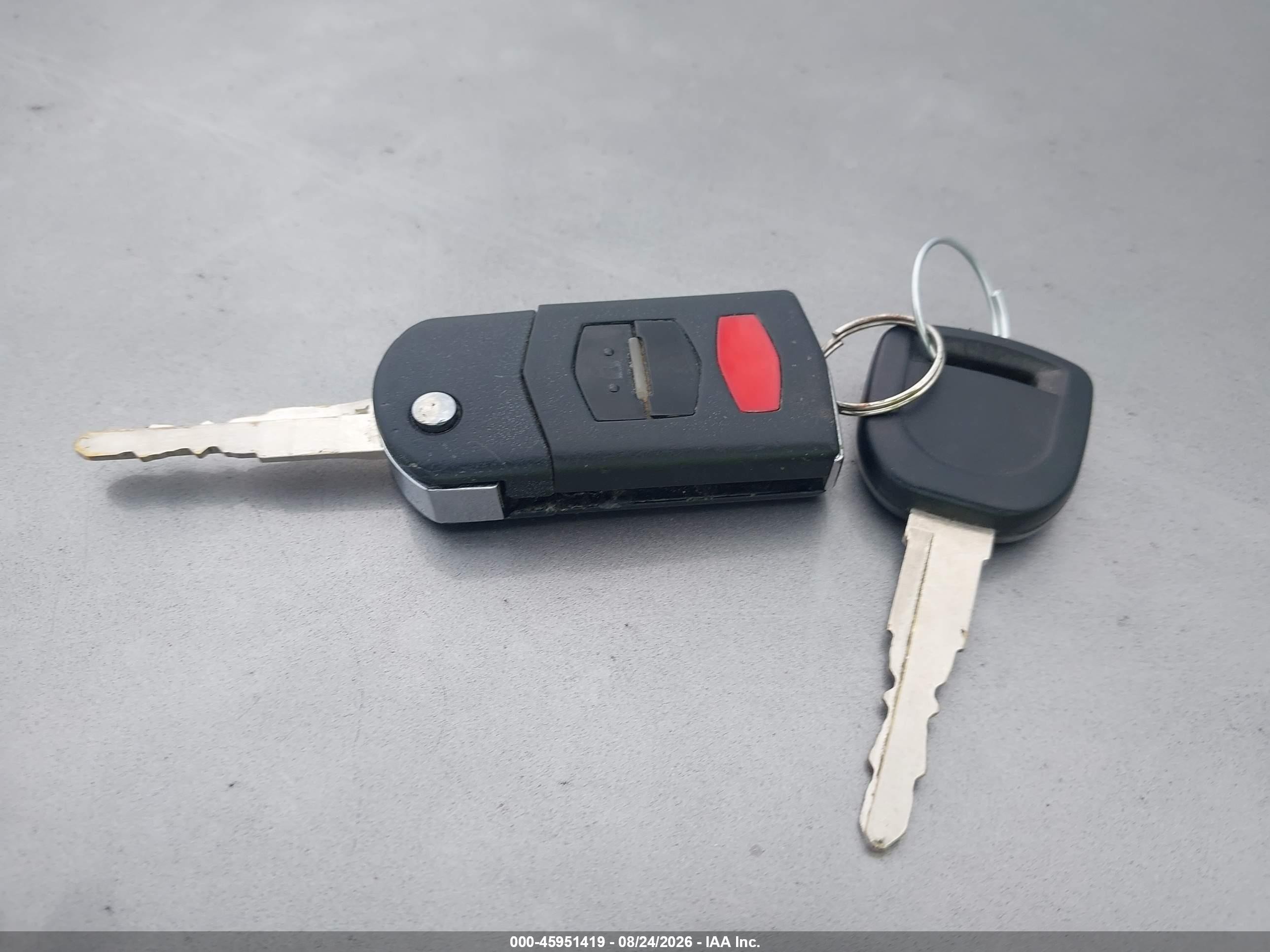 2014 Mazda Mazda2 Sport Серебряный vin: JM1DE1KZ4E0179302