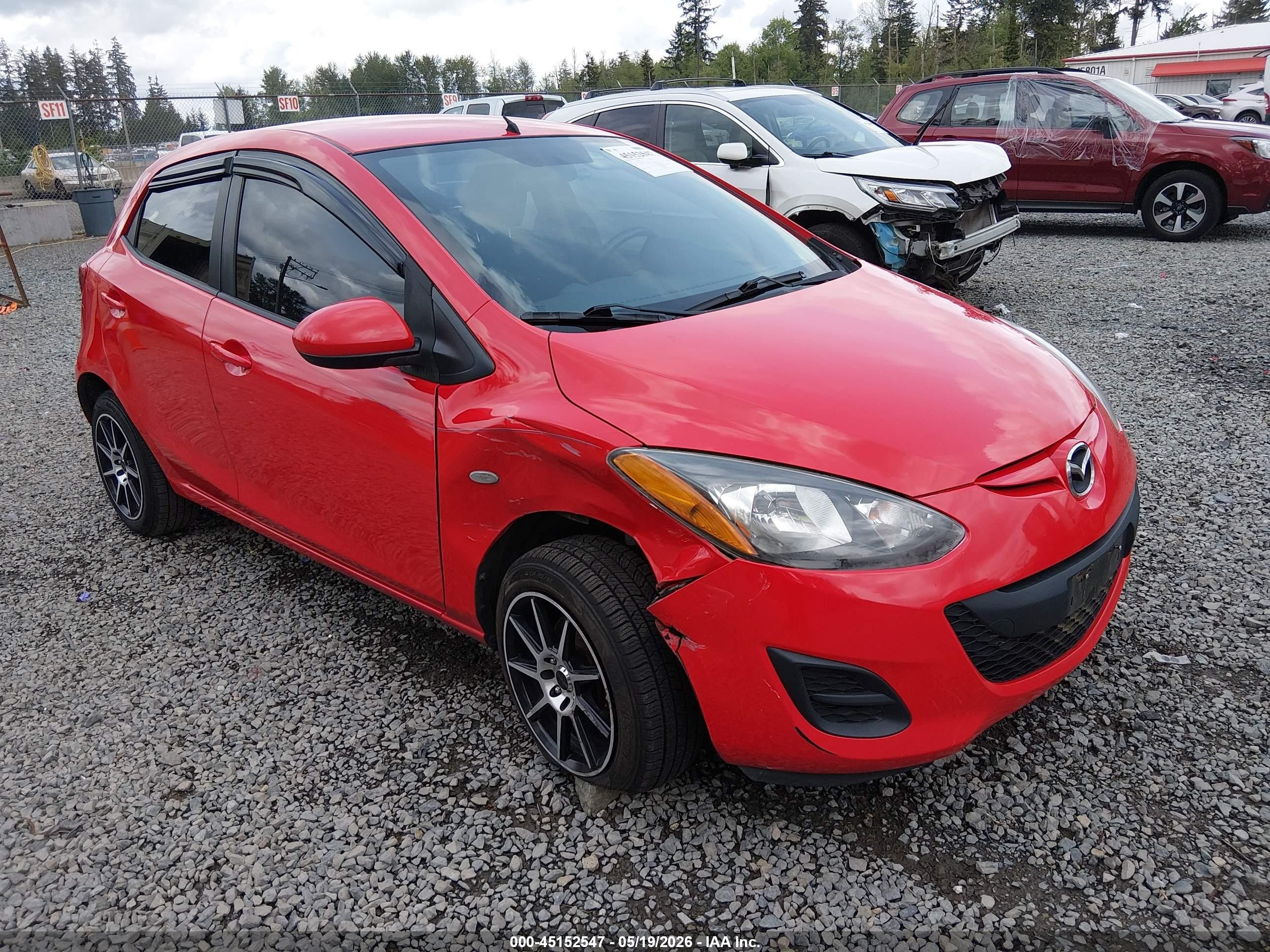 2012 Mazda Mazda2 Sport Red vin: JM1DE1KZ5C0131644