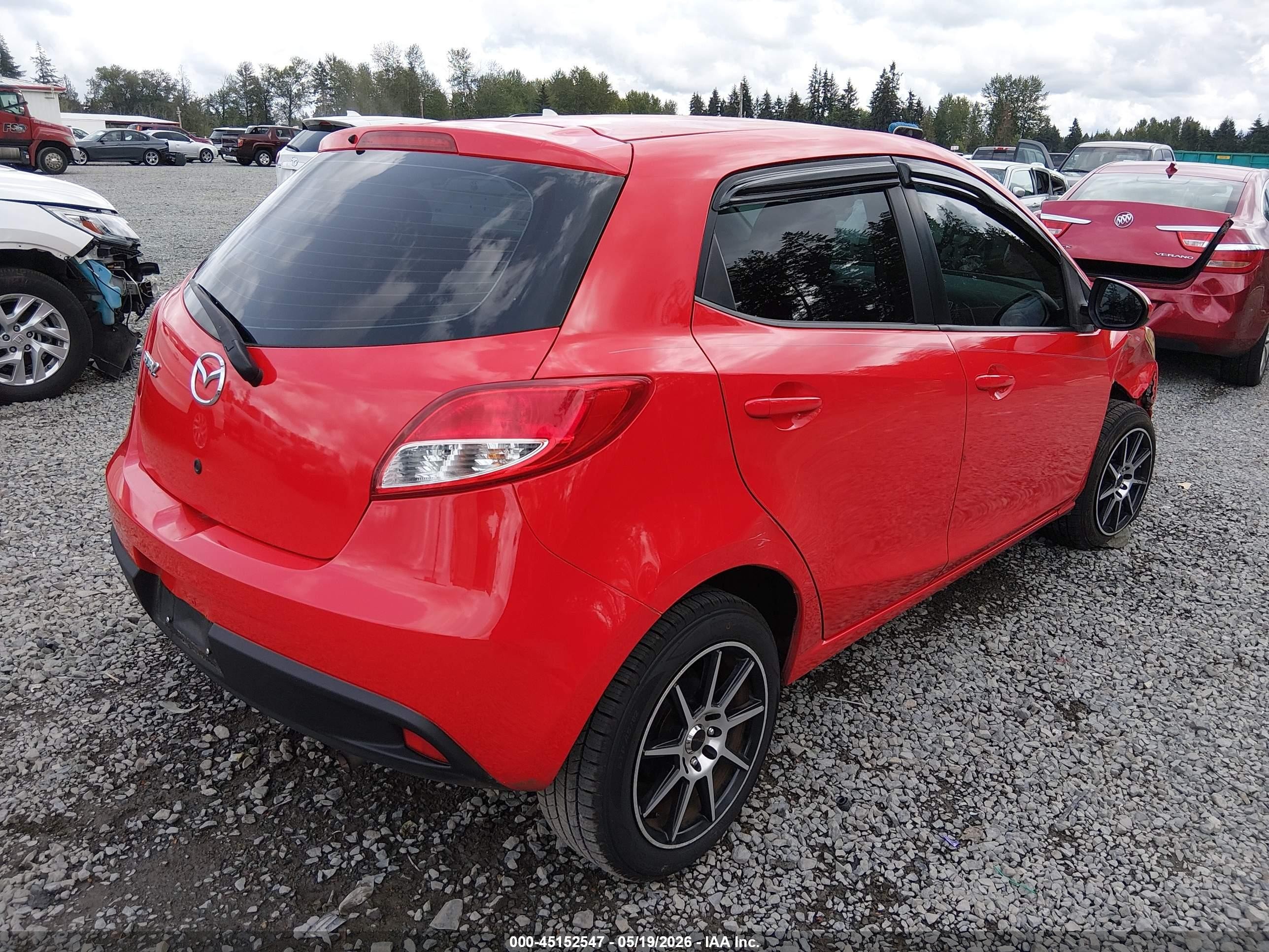 2012 Mazda Mazda2 Sport Red vin: JM1DE1KZ5C0131644