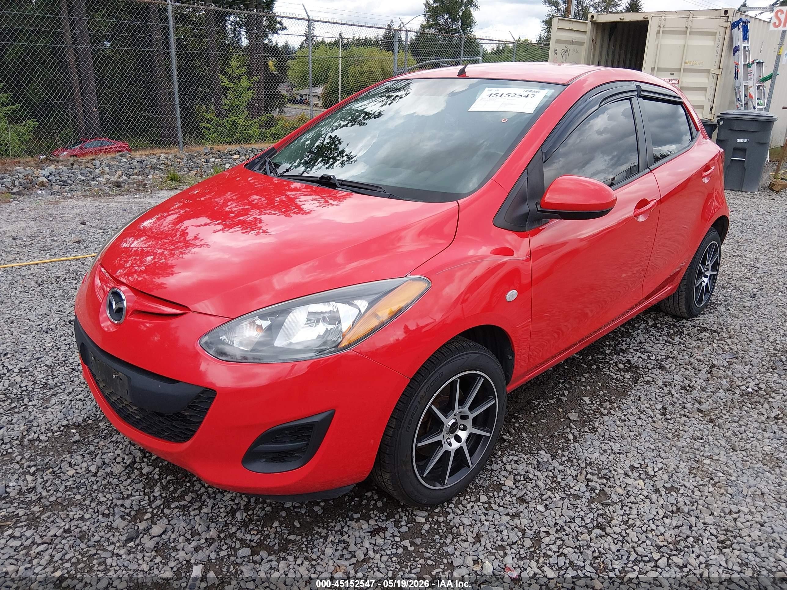 2012 Mazda Mazda2 Sport Red vin: JM1DE1KZ5C0131644