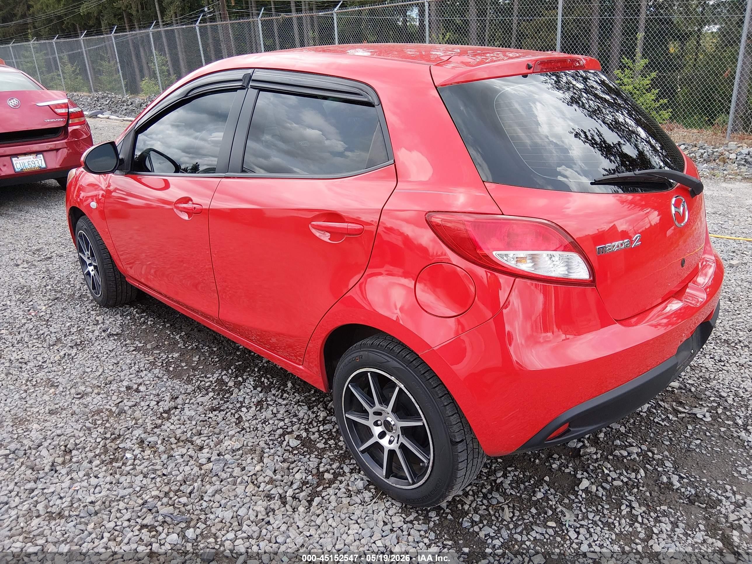 2012 Mazda Mazda2 Sport Red vin: JM1DE1KZ5C0131644
