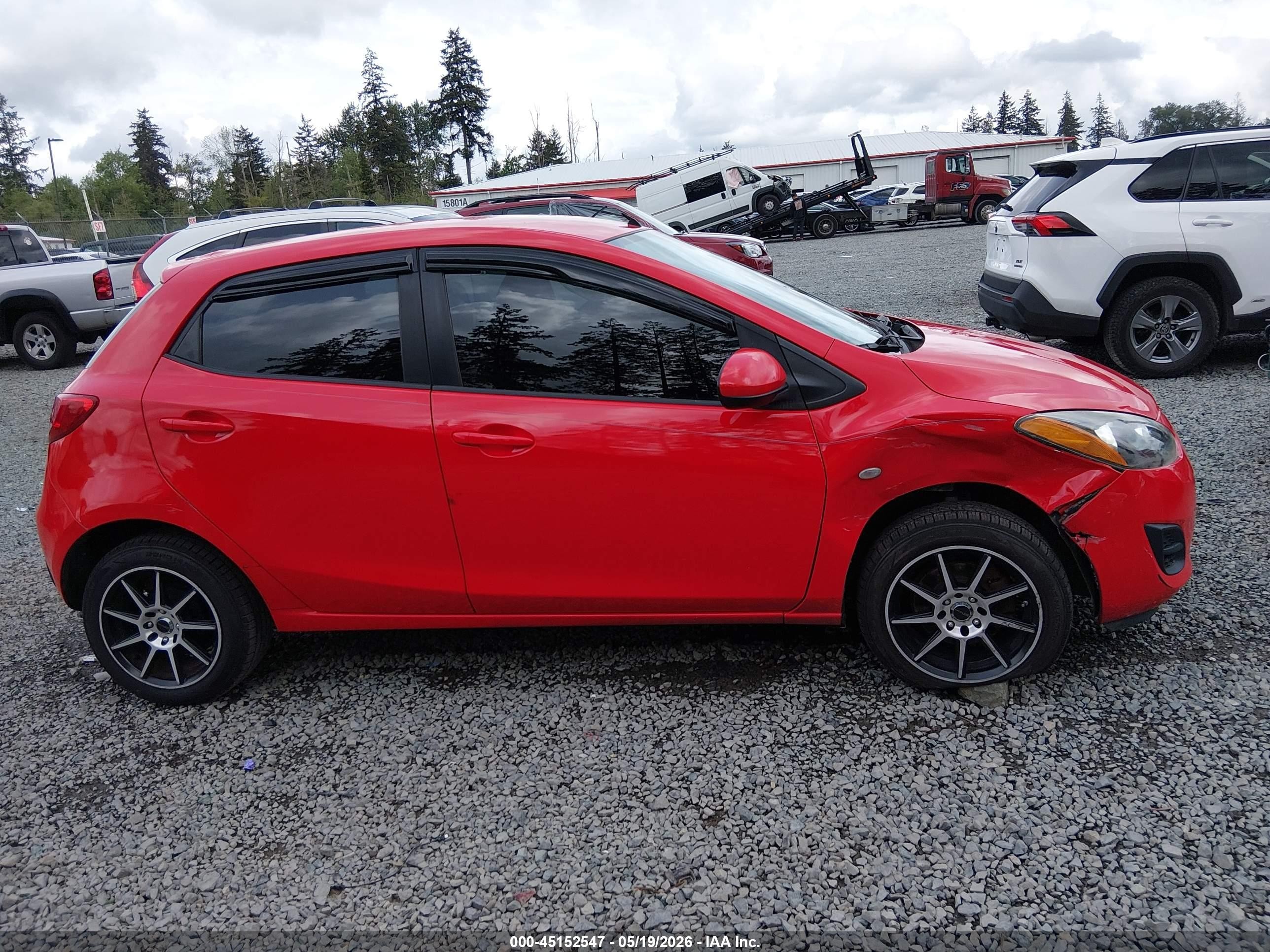 2012 Mazda Mazda2 Sport Red vin: JM1DE1KZ5C0131644