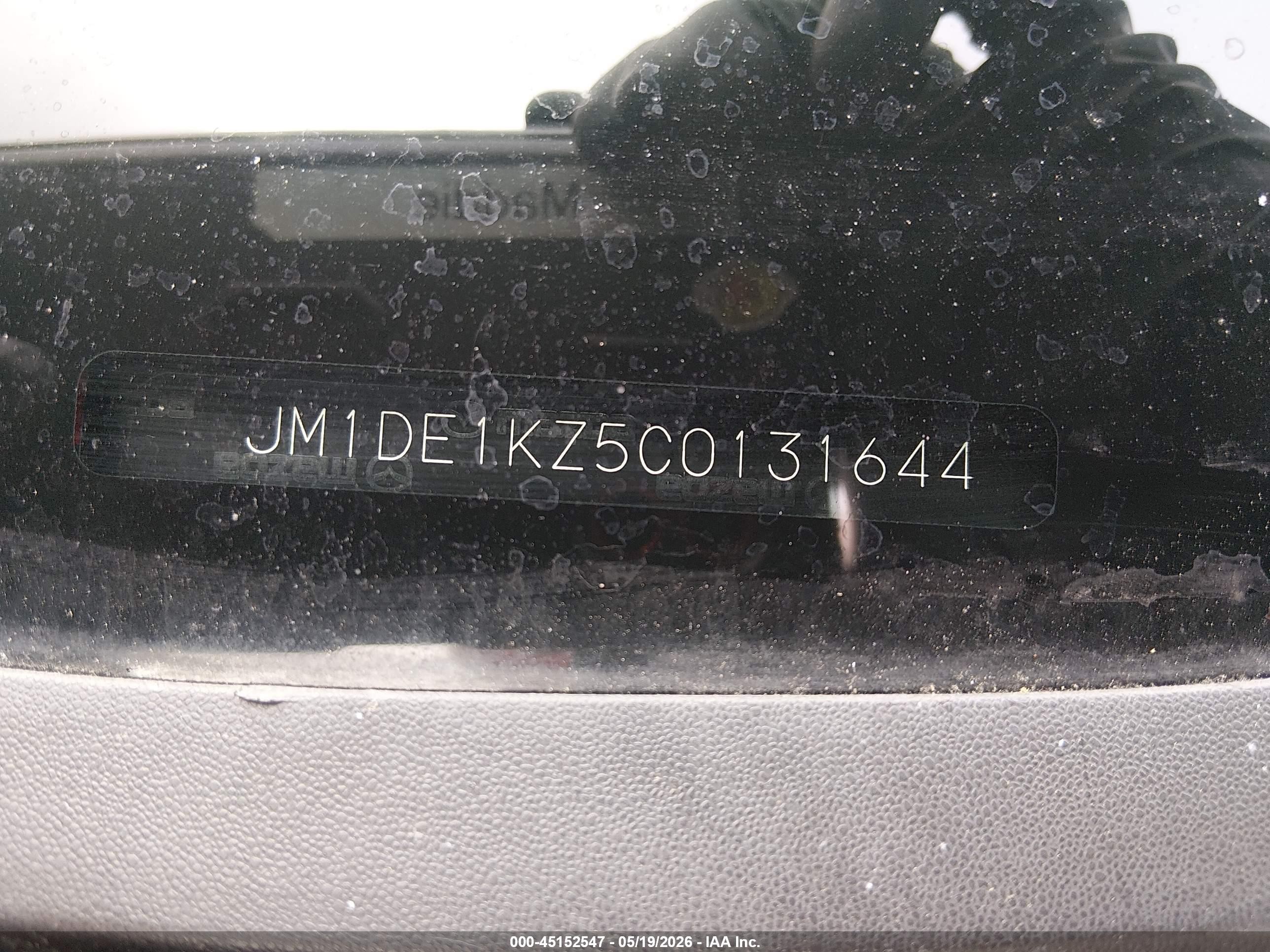 2012 Mazda Mazda2 Sport Red vin: JM1DE1KZ5C0131644