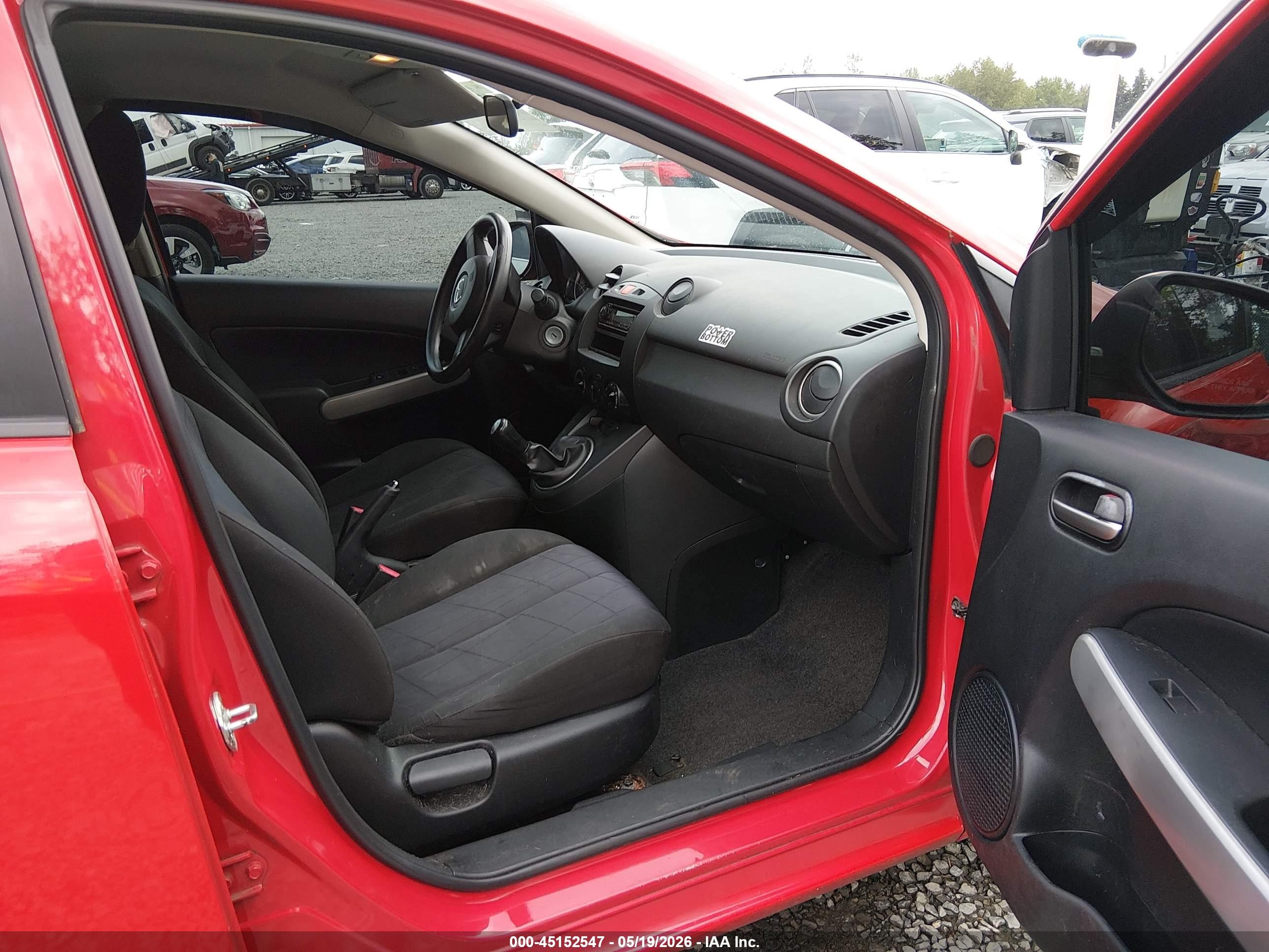 2012 Mazda Mazda2 Sport Red vin: JM1DE1KZ5C0131644