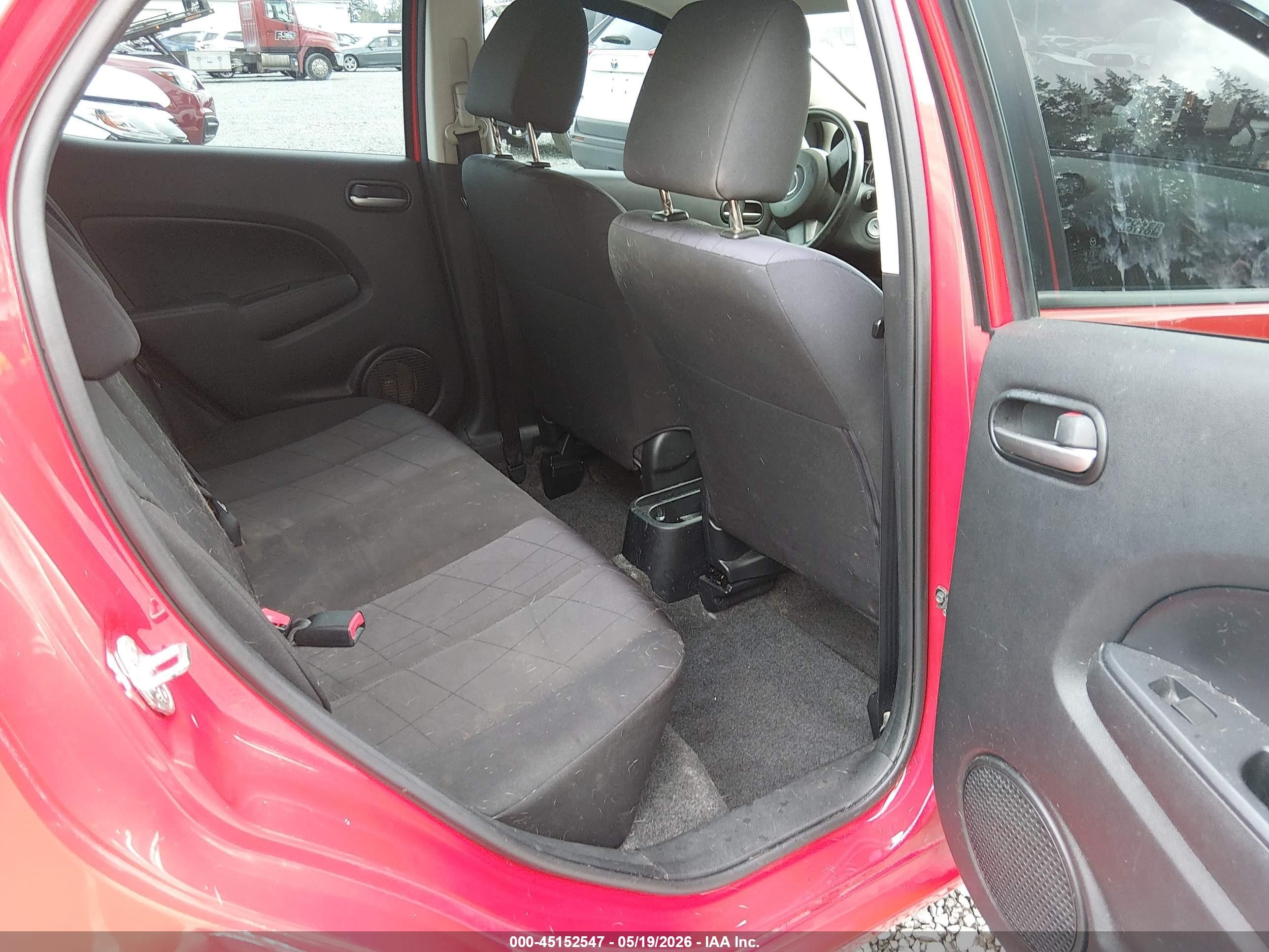 2012 Mazda Mazda2 Sport Red vin: JM1DE1KZ5C0131644