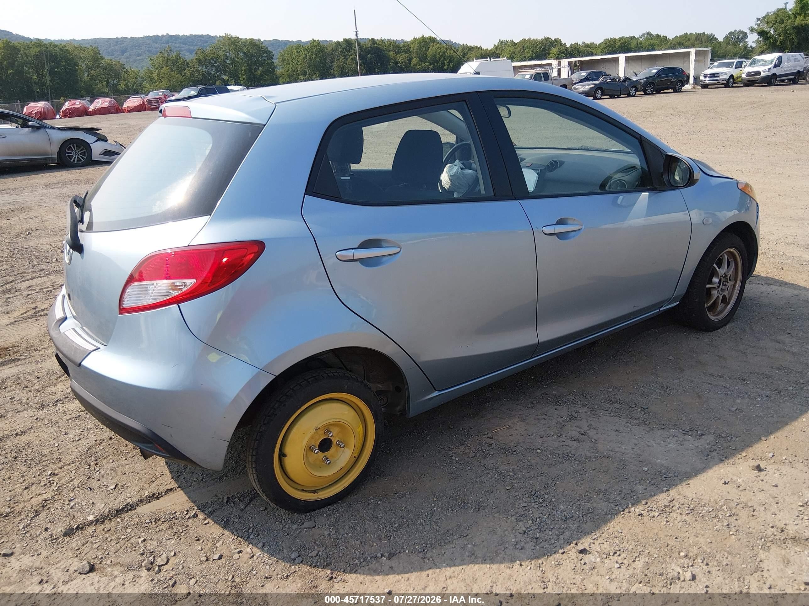 2013 Mazda Mazda2 Sport Light Blue vin: JM1DE1KZ5D0160028
