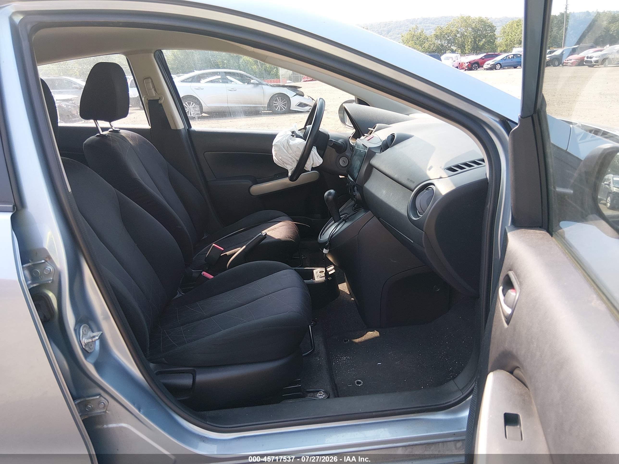 2013 Mazda Mazda2 Sport Light Blue vin: JM1DE1KZ5D0160028