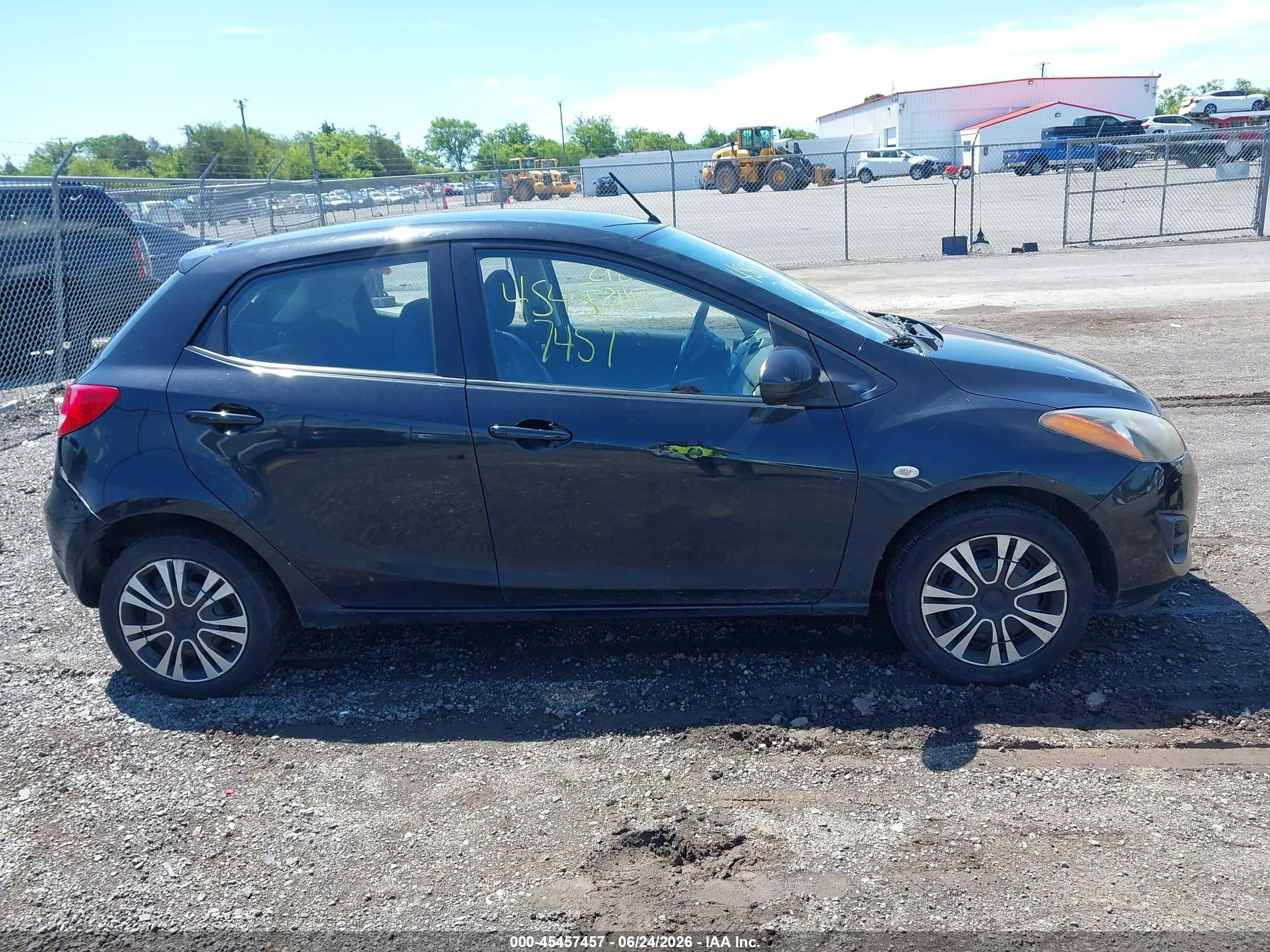 2014 Mazda Mazda2 Sport Black vin: JM1DE1KZ5E0181219