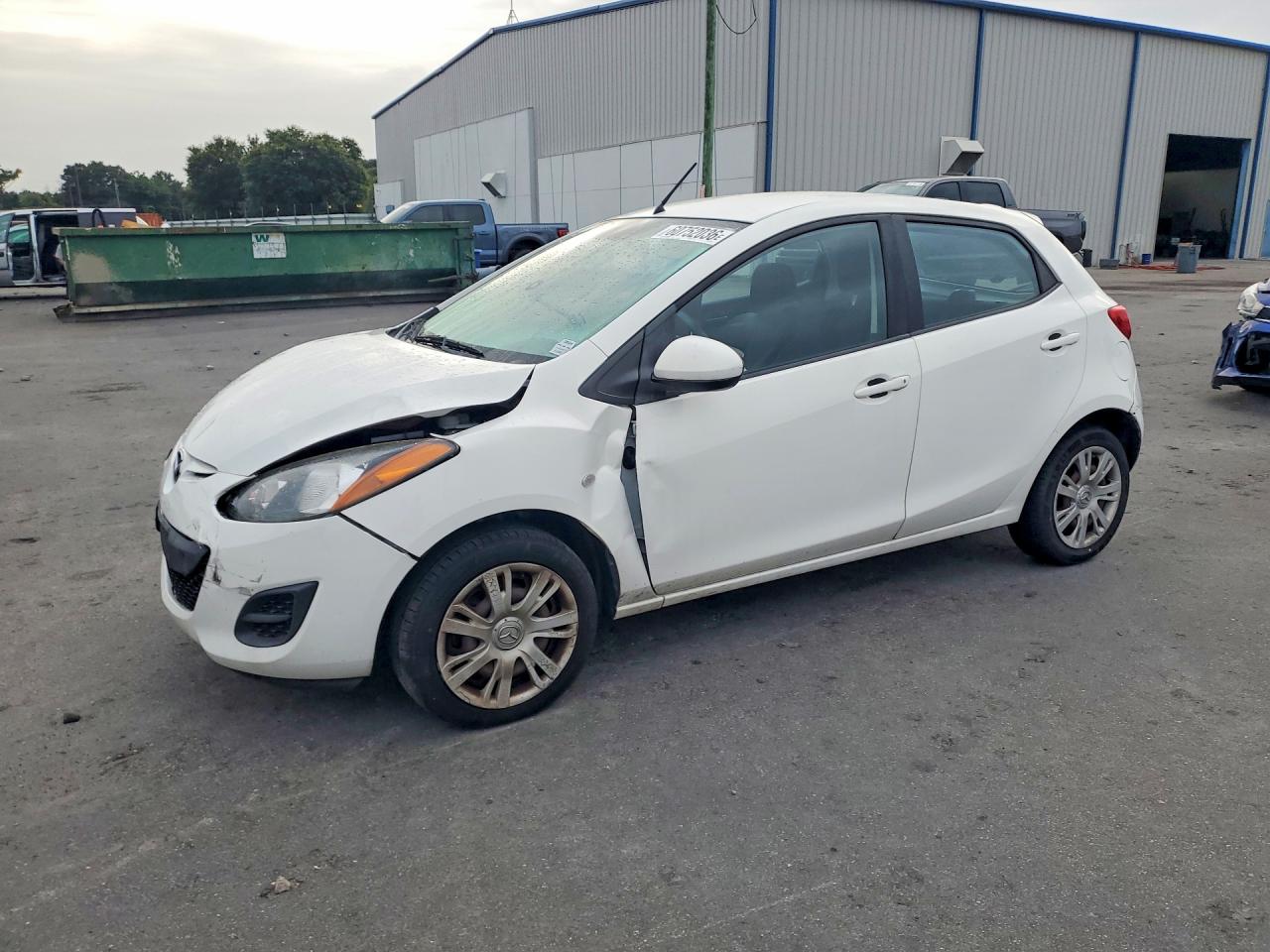 2012 Mazda Mazda2 White vin: JM1DE1KZ6C0133810