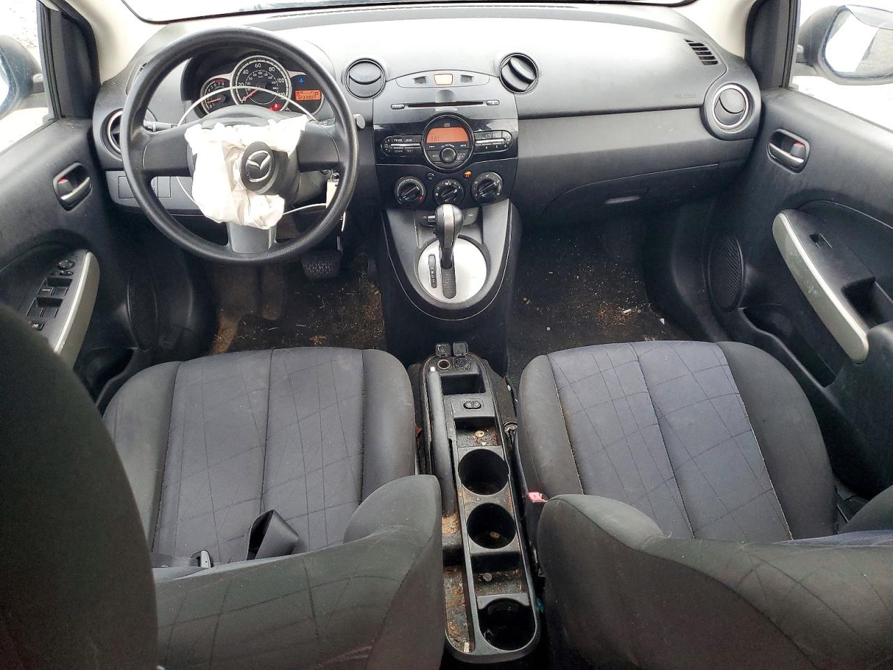 2012 Mazda Mazda2 White vin: JM1DE1KZ6C0133810