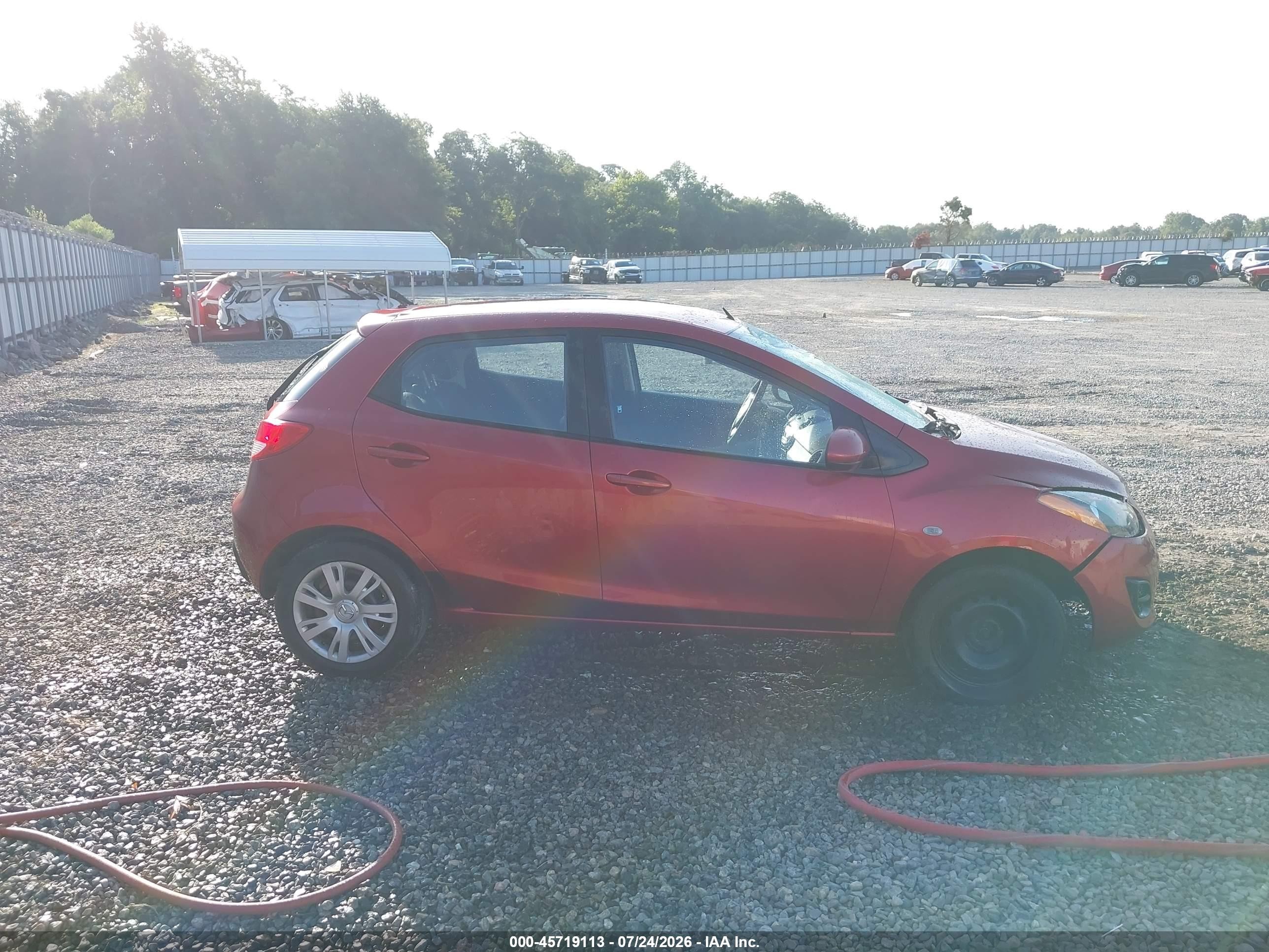 2014 Mazda Mazda2 Sport Maroon vin: JM1DE1KZ6E0173632