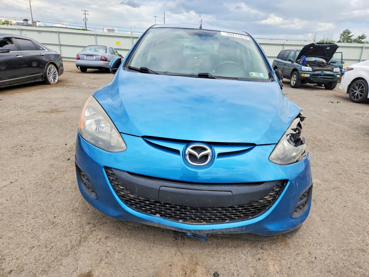 2012 Mazda Mazda2 Blue vin: JM1DE1KZ7C0147103