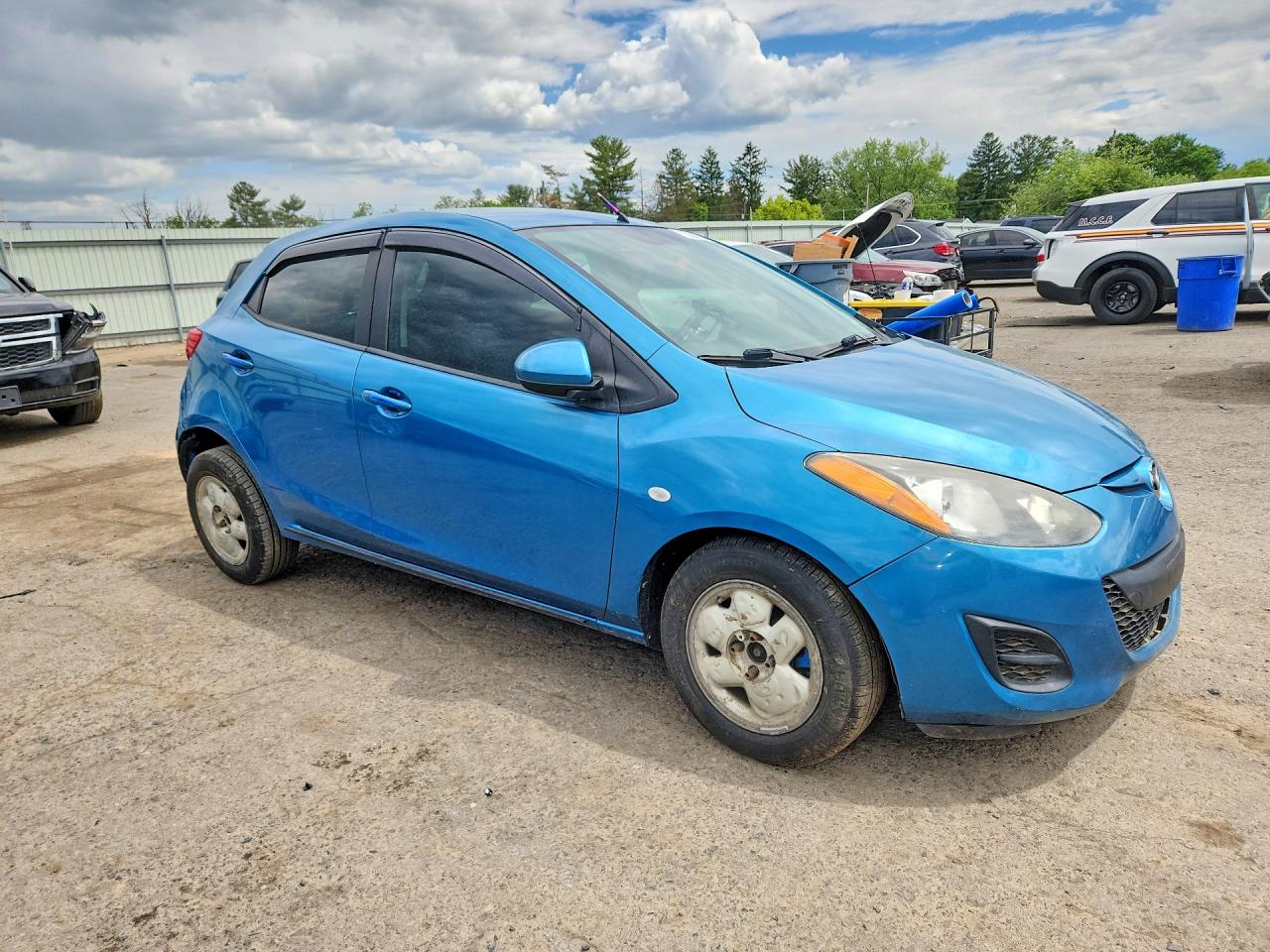 2012 Mazda Mazda2 Blue vin: JM1DE1KZ7C0147103