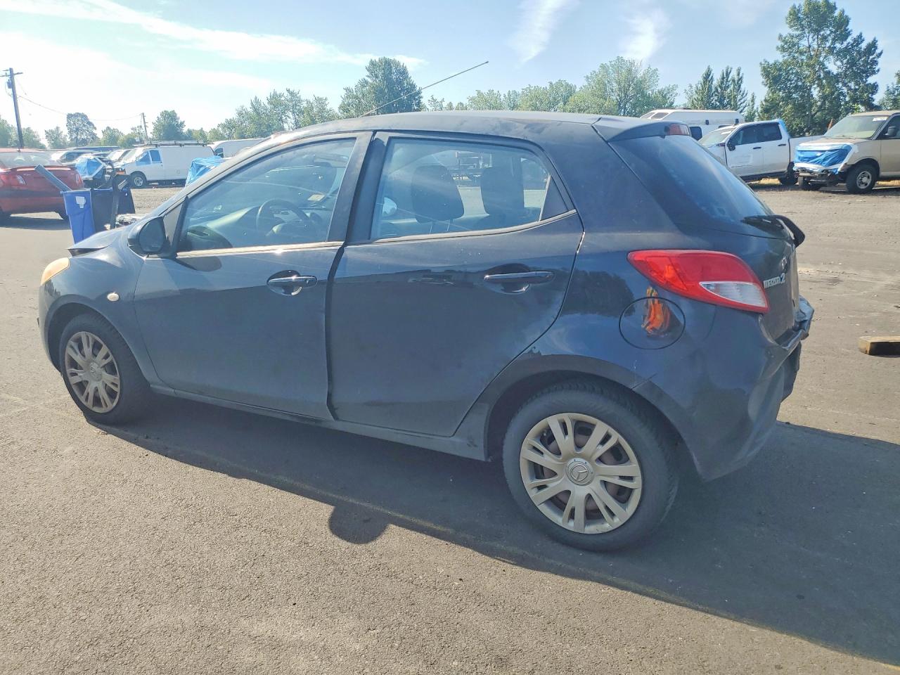 2013 Mazda Mazda2 Black vin: JM1DE1KZ7D0155848