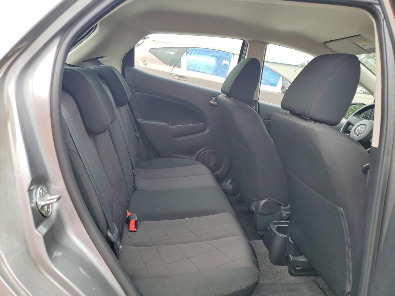 2013 Mazda Mazda2 Silver vin: JM1DE1KZ7D0167904