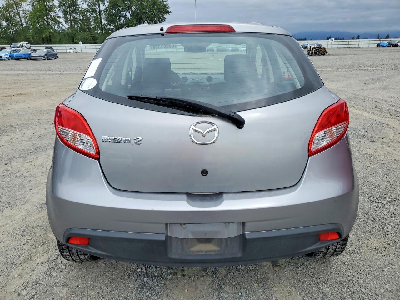2013 Mazda Mazda2 Silver vin: JM1DE1KZ7D0167904