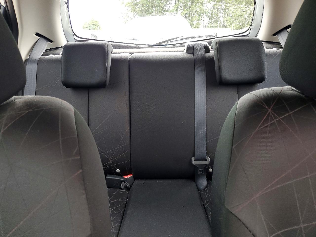 2013 Mazda Mazda2 Silver vin: JM1DE1KZ7D0167904