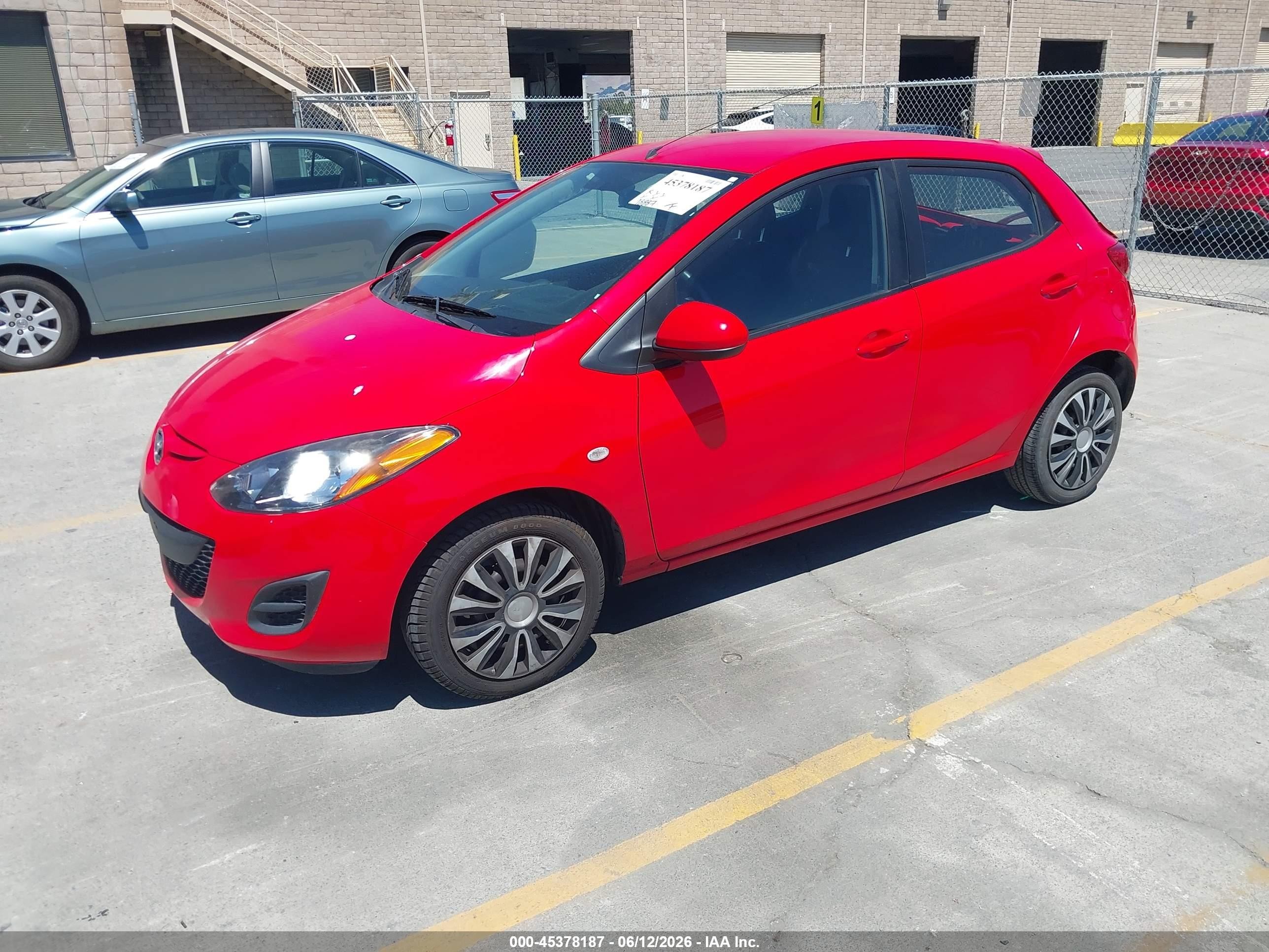 2014 Mazda Mazda2 Sport Red vin: JM1DE1KZ7E0171677