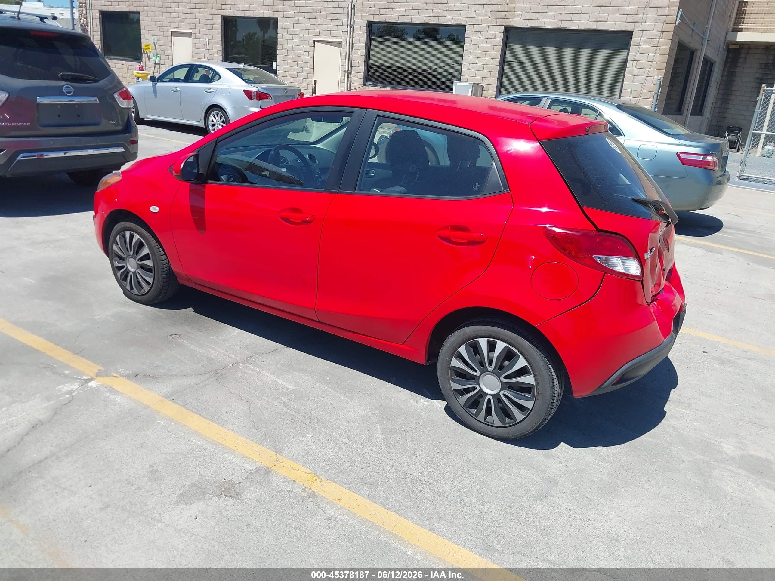 2014 Mazda Mazda2 Sport Red vin: JM1DE1KZ7E0171677