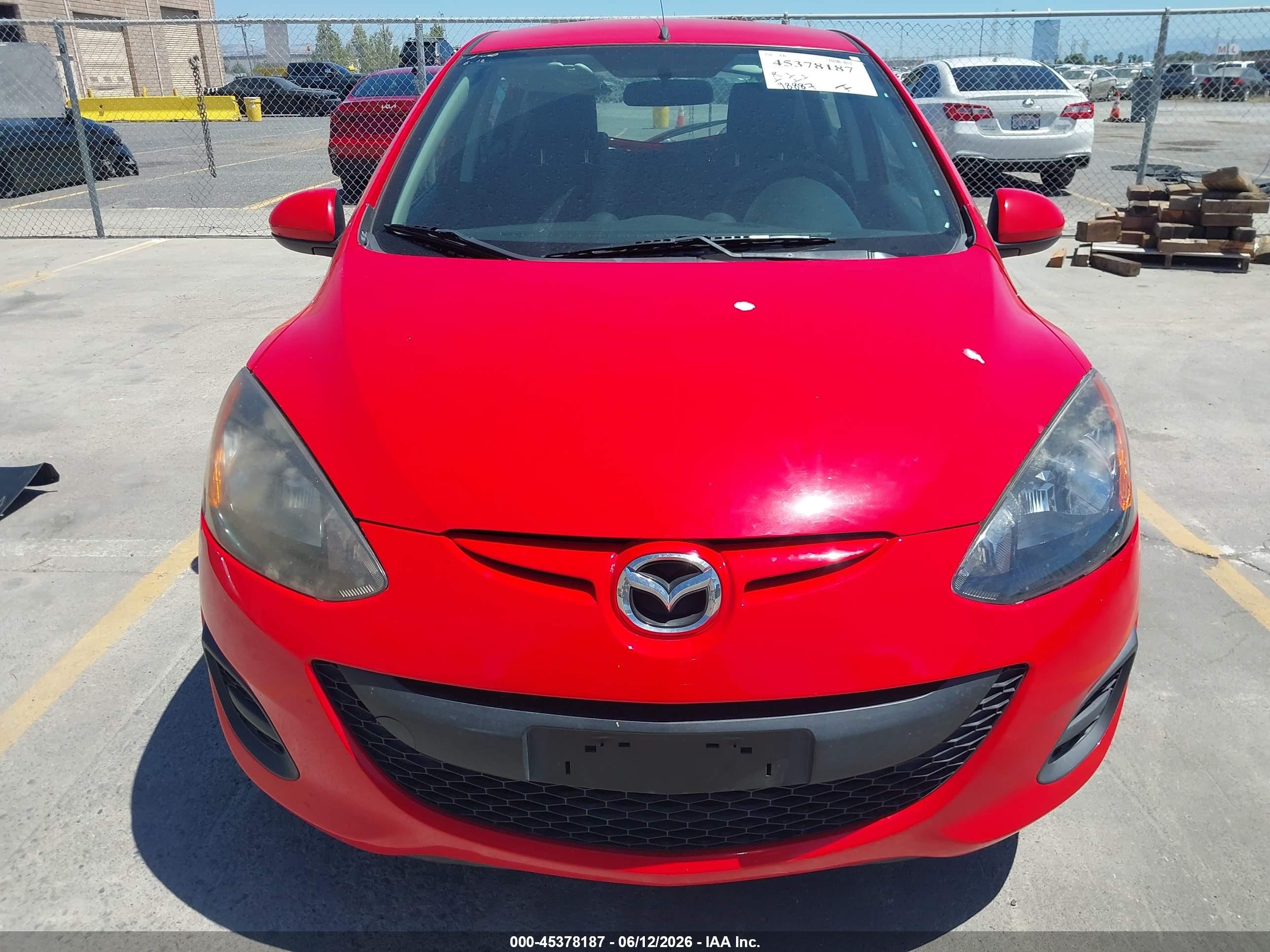 2014 Mazda Mazda2 Sport Red vin: JM1DE1KZ7E0171677