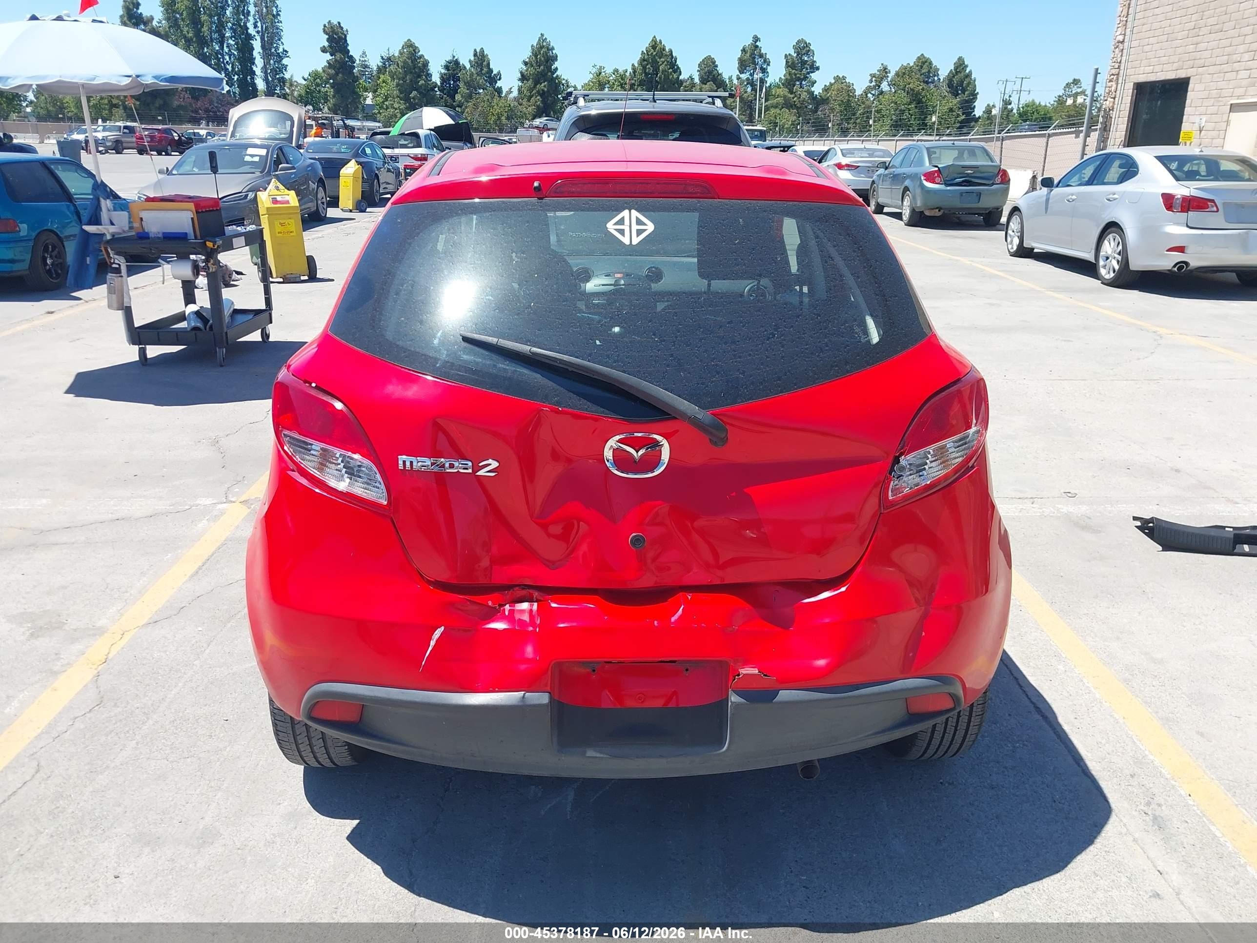 2014 Mazda Mazda2 Sport Red vin: JM1DE1KZ7E0171677