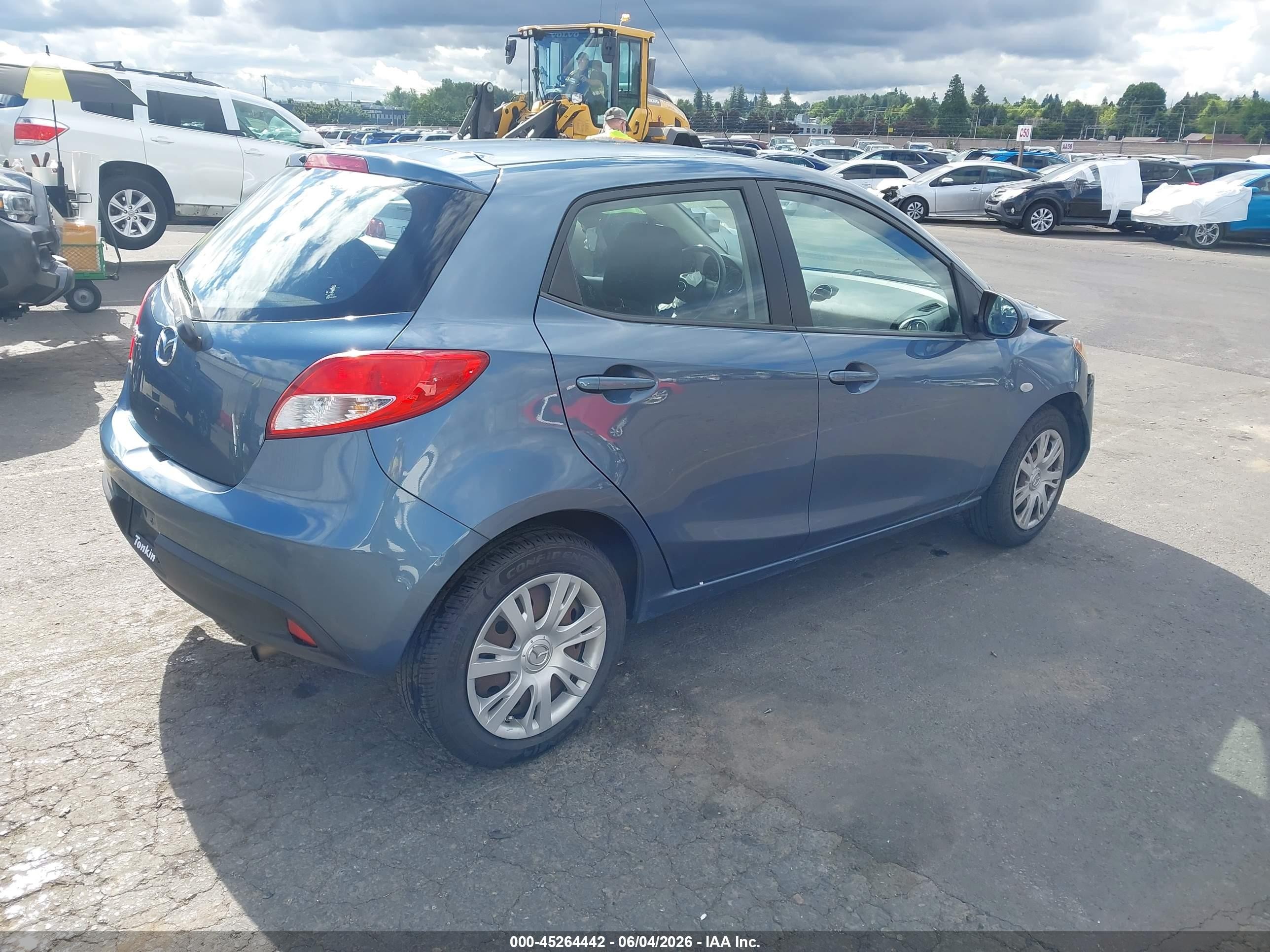 2014 Mazda Mazda2 Sport Blue vin: JM1DE1KZ7E0175504