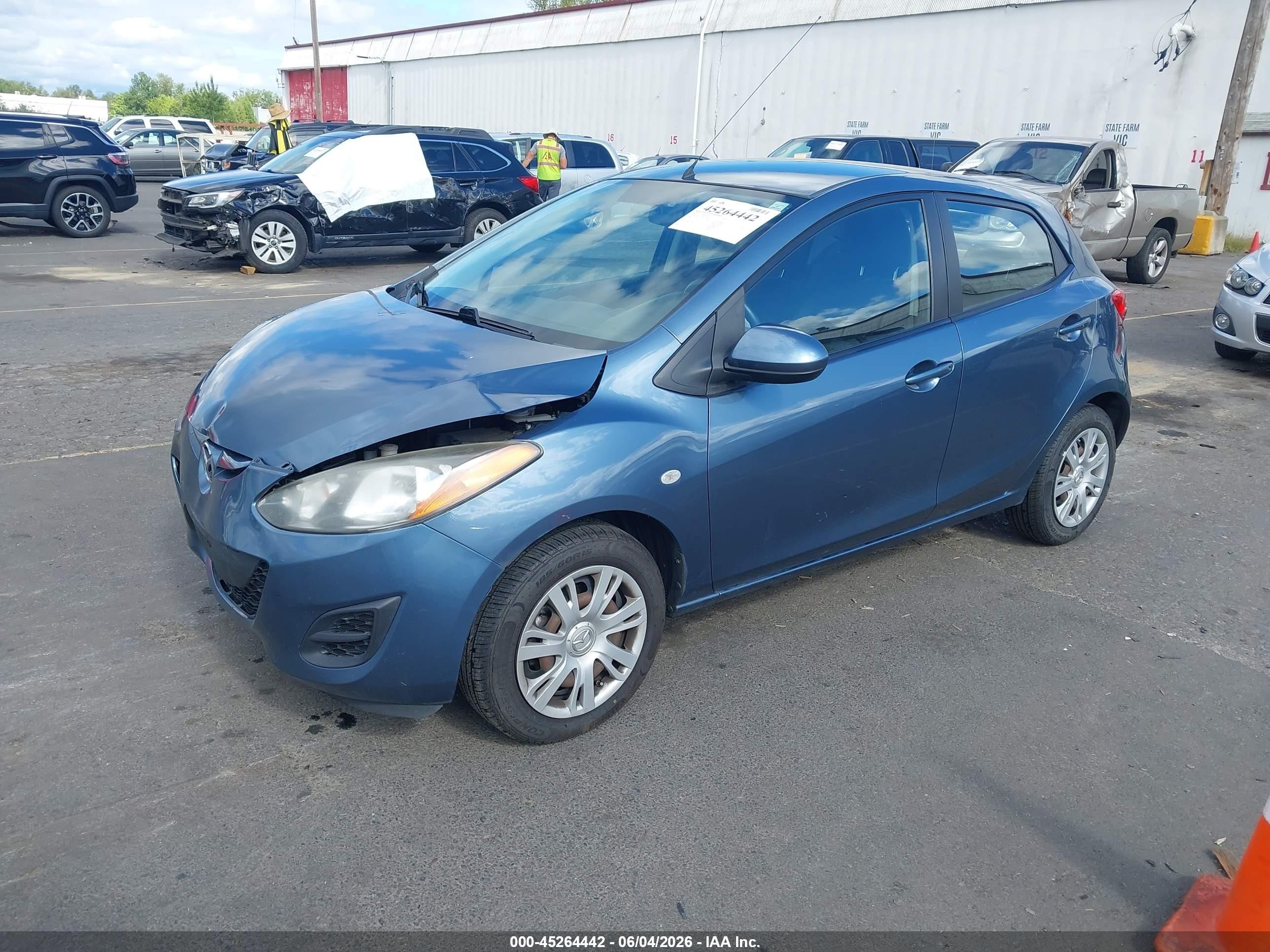 2014 Mazda Mazda2 Sport Blue vin: JM1DE1KZ7E0175504
