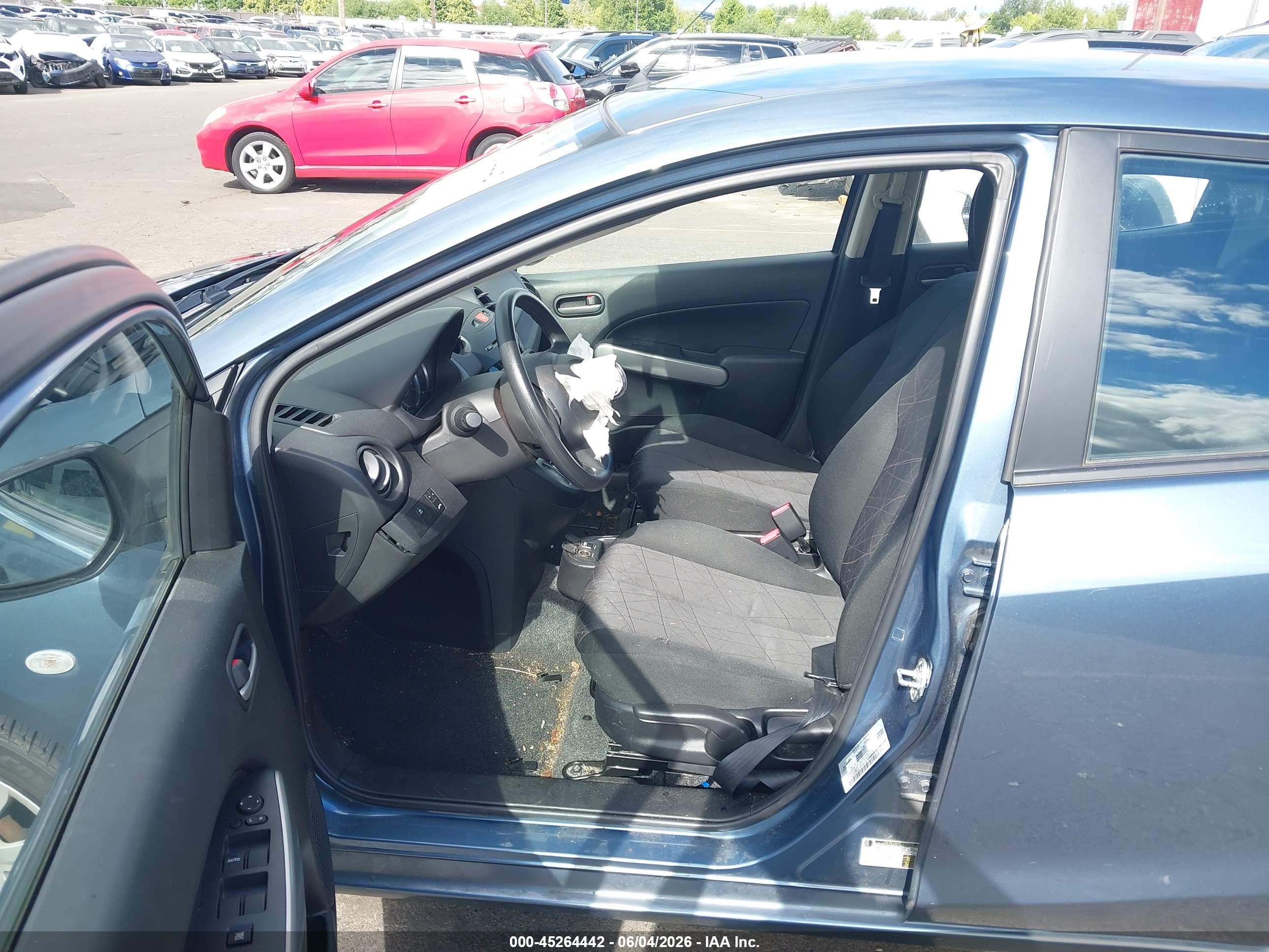 2014 Mazda Mazda2 Sport Blue vin: JM1DE1KZ7E0175504
