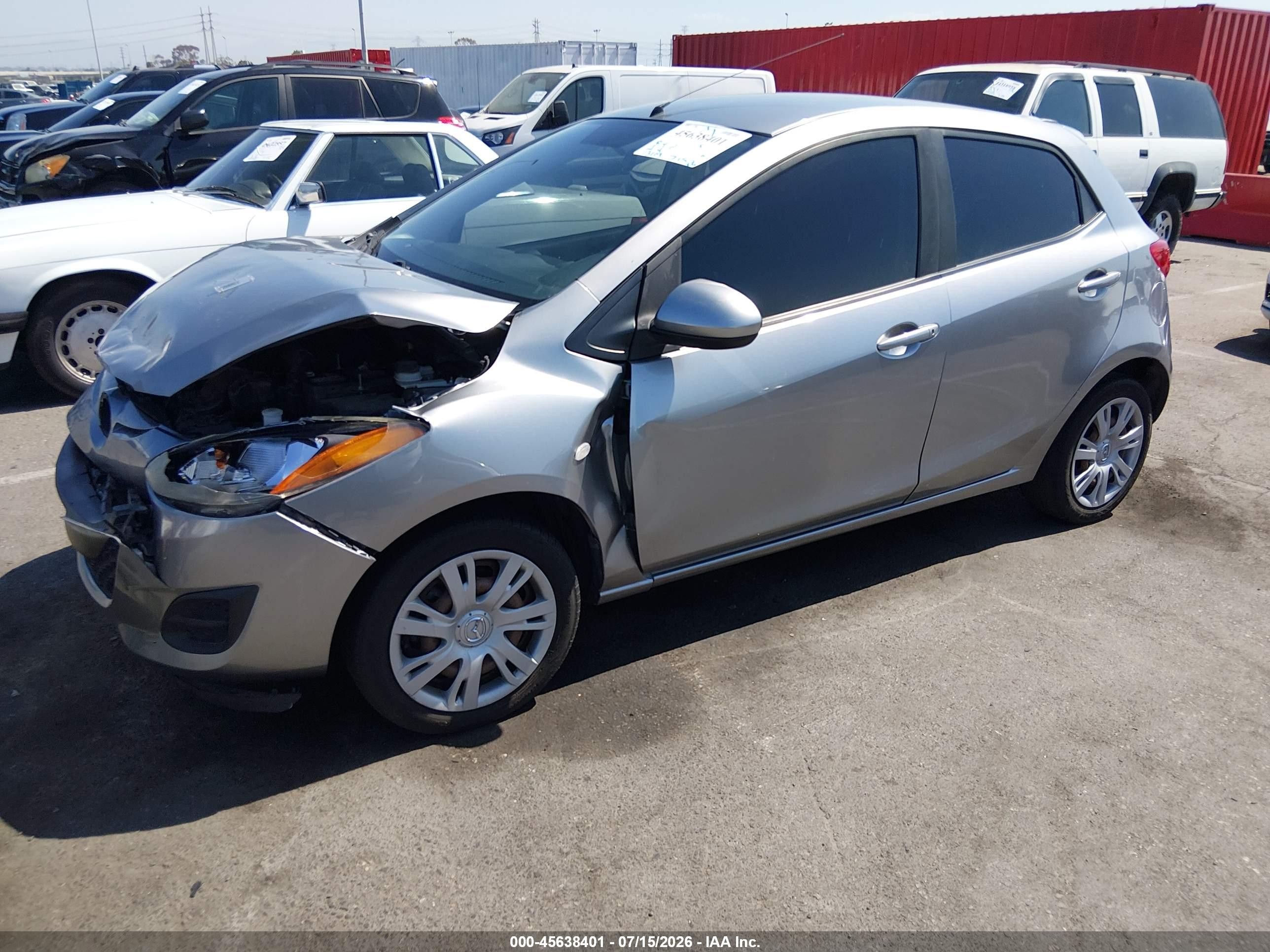 2013 Mazda Mazda2 Sport Silver vin: JM1DE1KZ8D0166115