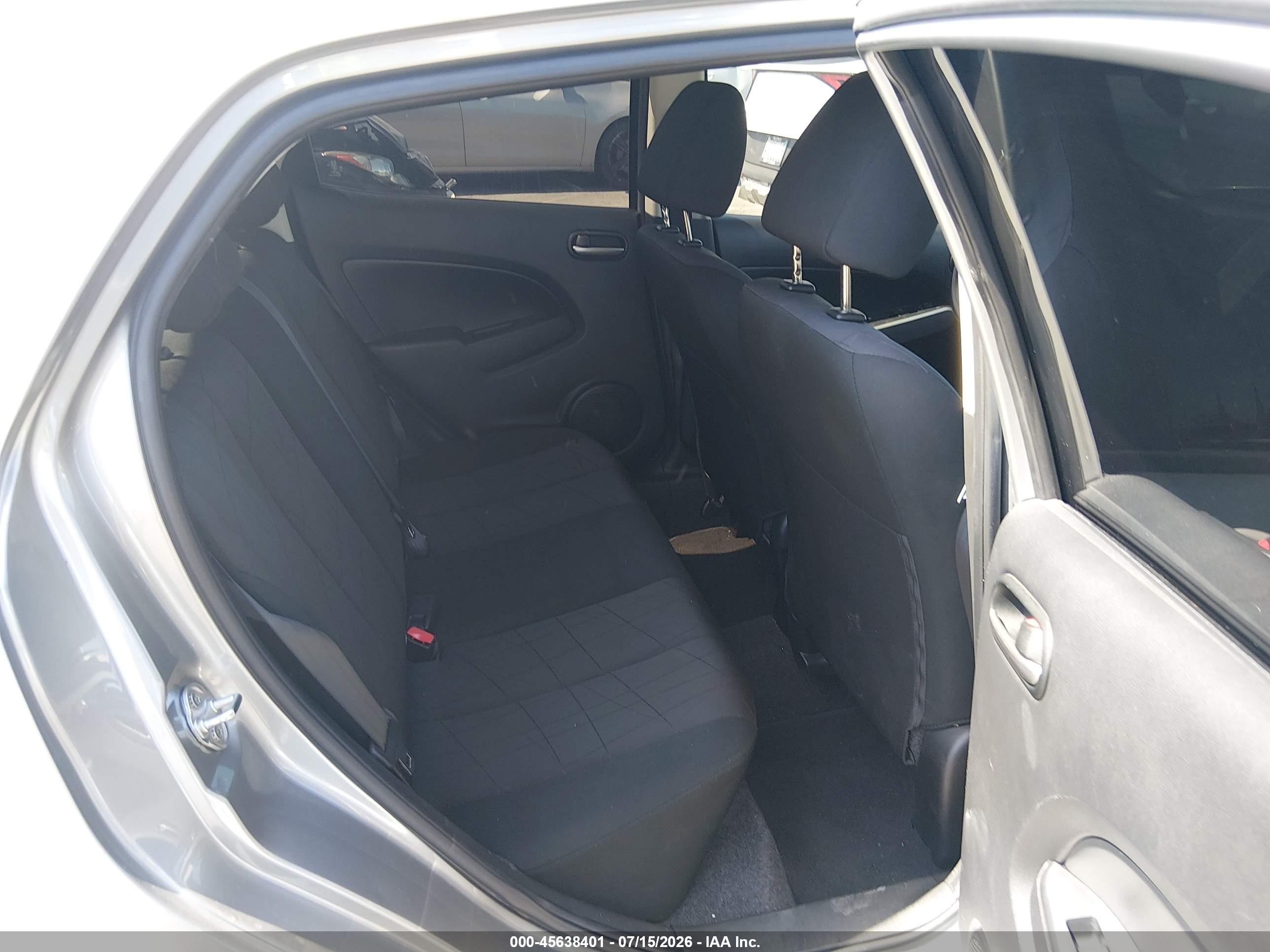2013 Mazda Mazda2 Sport Silver vin: JM1DE1KZ8D0166115