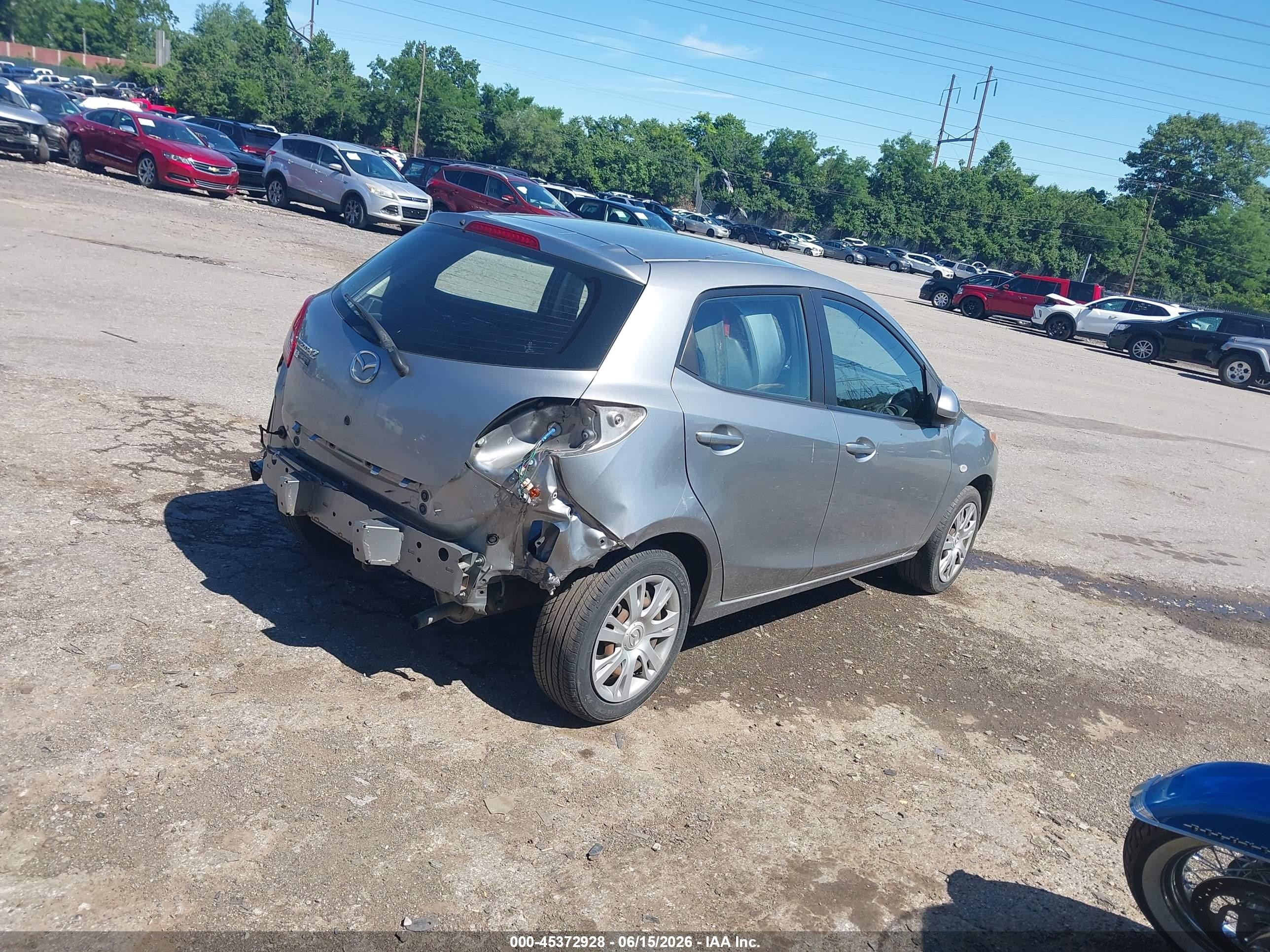 2013 Mazda Mazda2 Sport Gray vin: JM1DE1KZ9D0165541