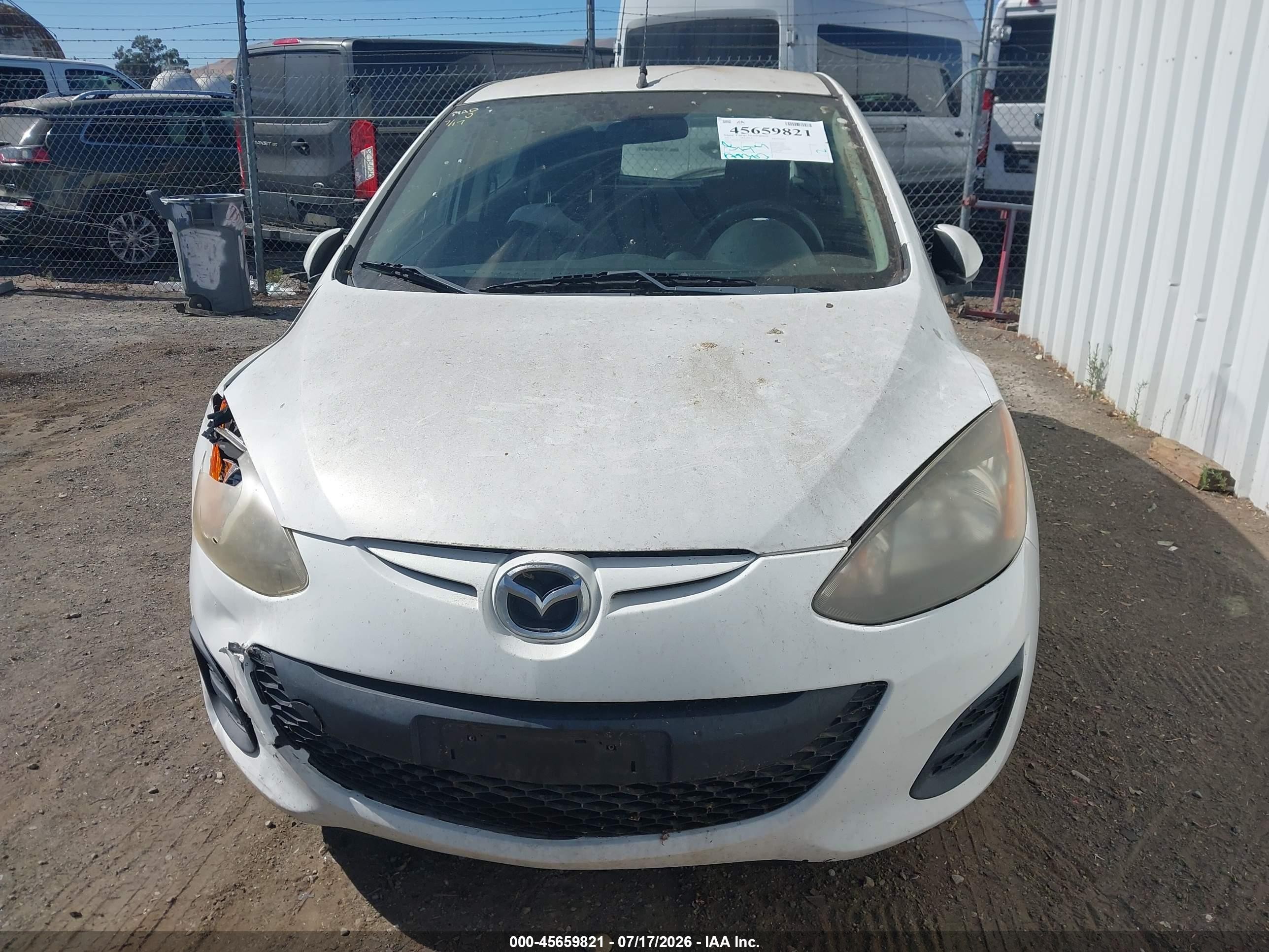 2013 Mazda Mazda2 Sport Белый vin: JM1DE1KZXD0157335