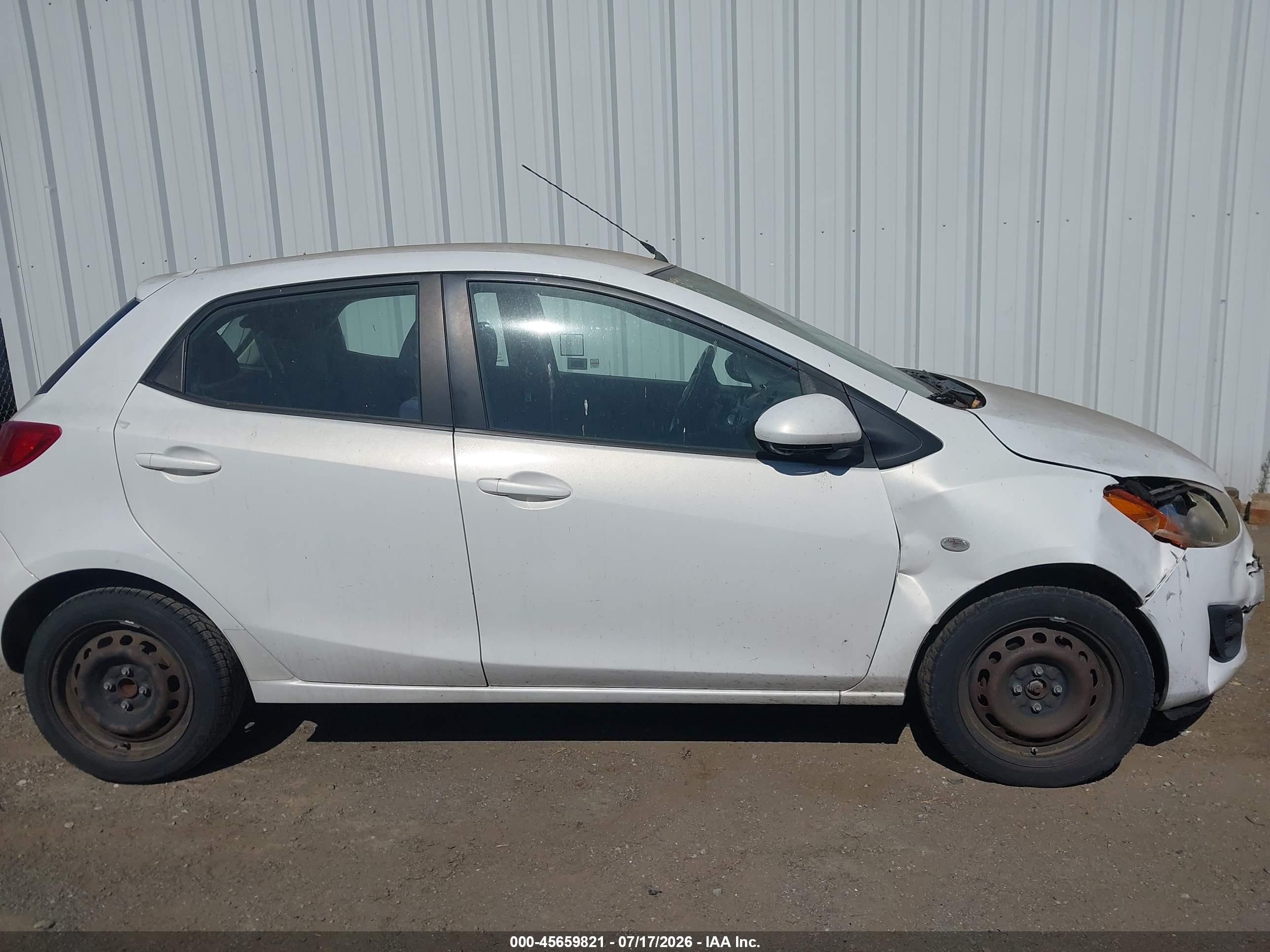 2013 Mazda Mazda2 Sport Белый vin: JM1DE1KZXD0157335