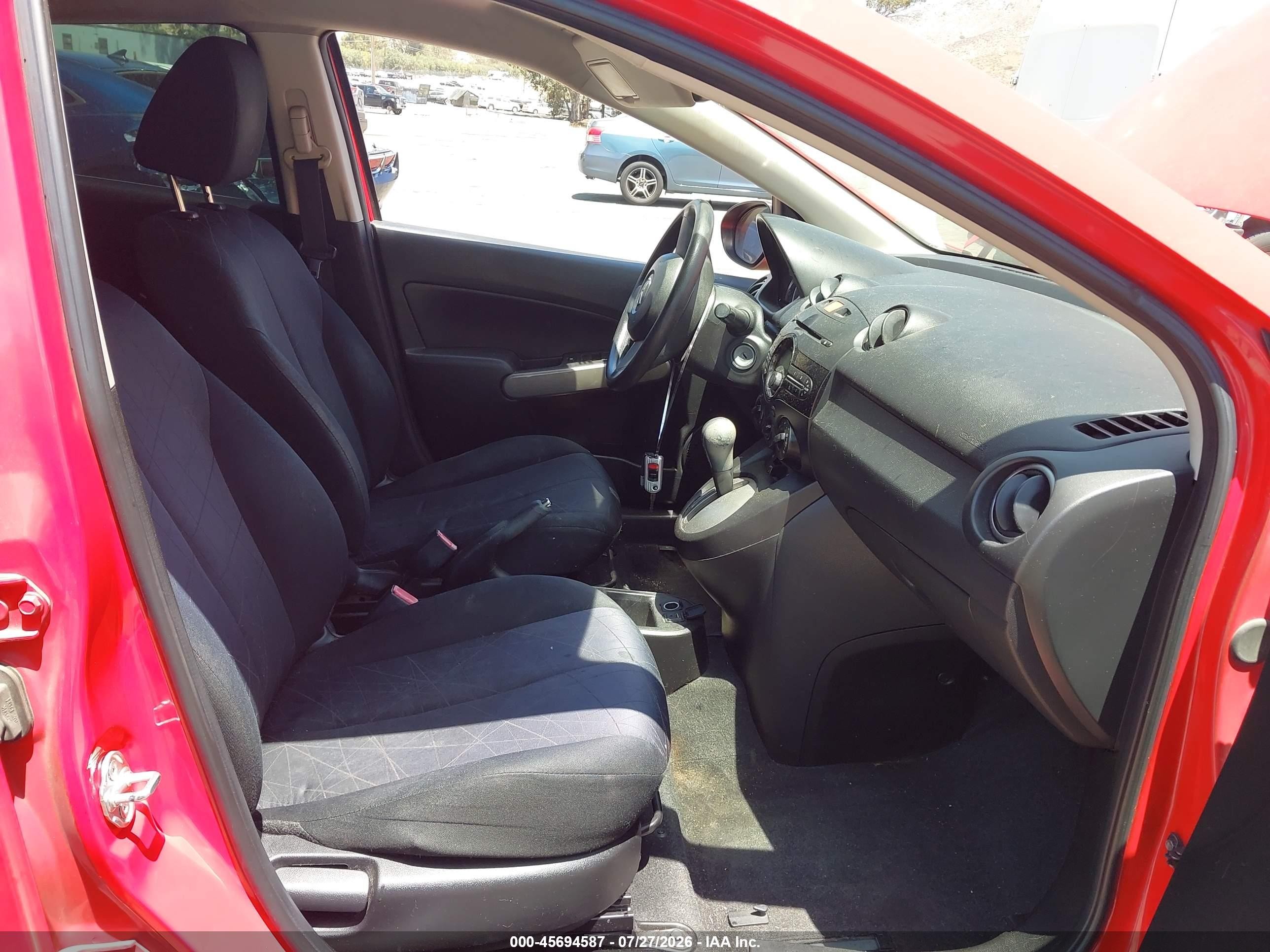 2014 Mazda Mazda2 Sport Красный vin: JM1DE1KZXE0174301