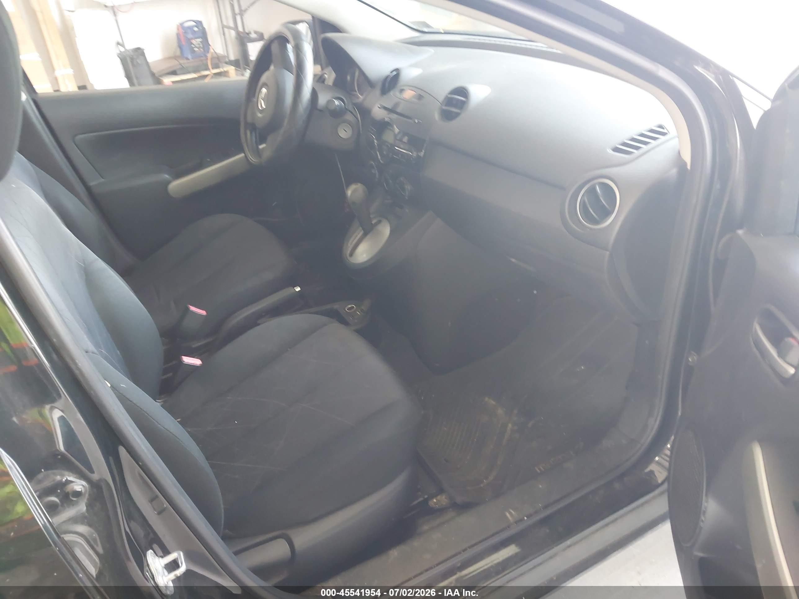 2014 Mazda Mazda2 Sport Black vin: JM1DE1KZXE0177733