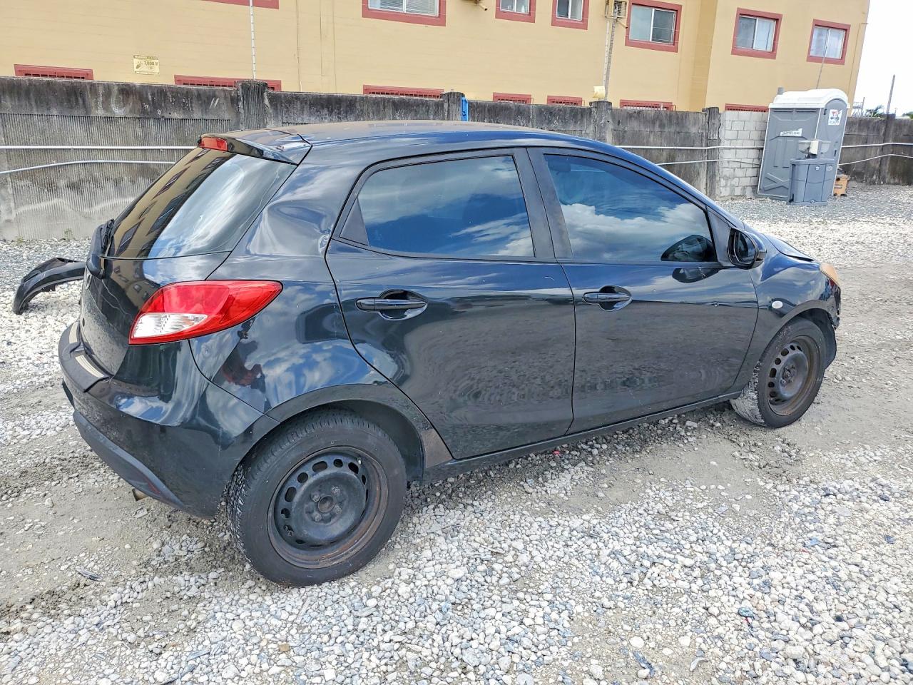 2014 Mazda Mazda2 Sport Black vin: JM1DE1KZXE0182091