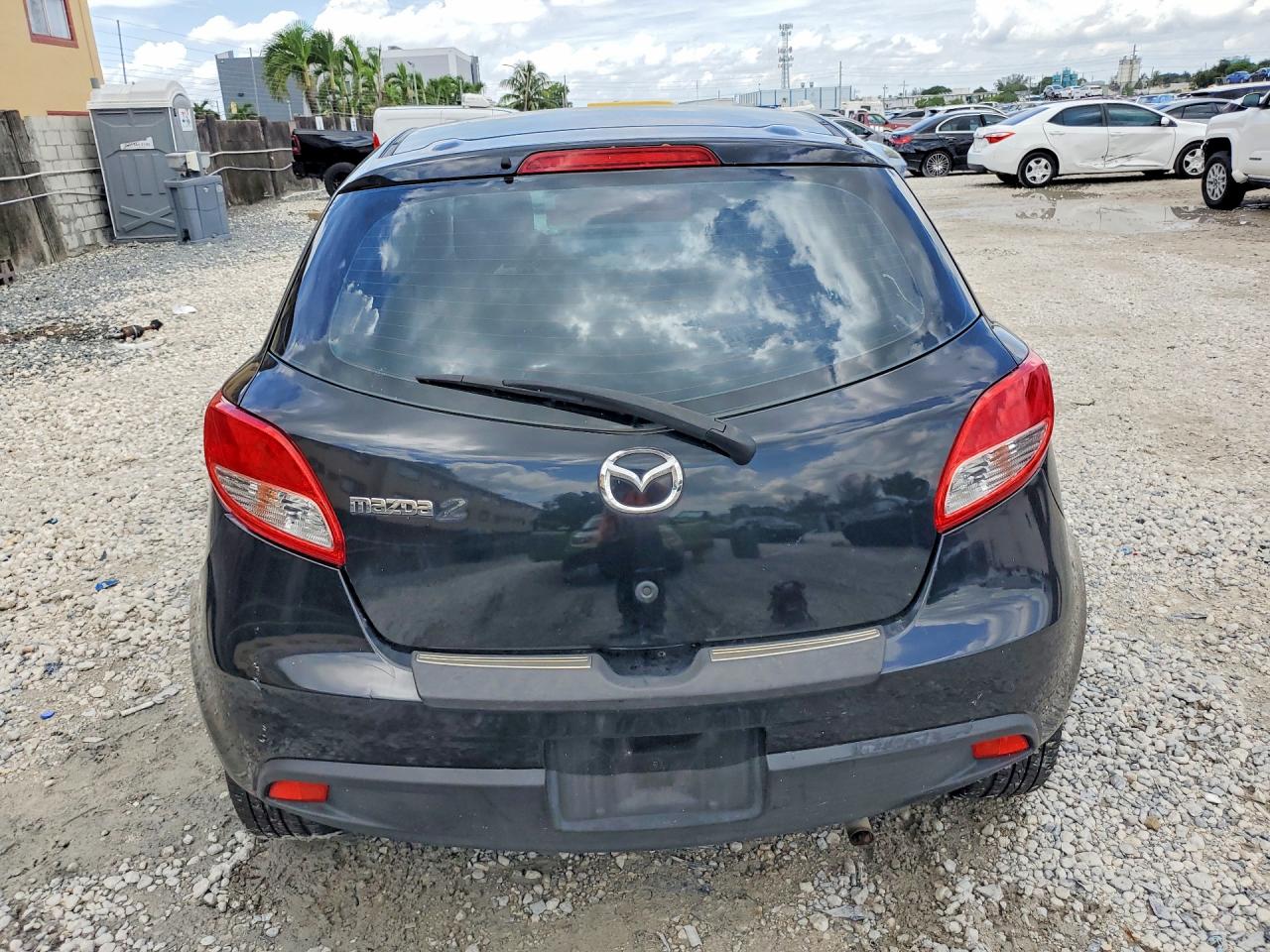 2014 Mazda Mazda2 Sport Black vin: JM1DE1KZXE0182091