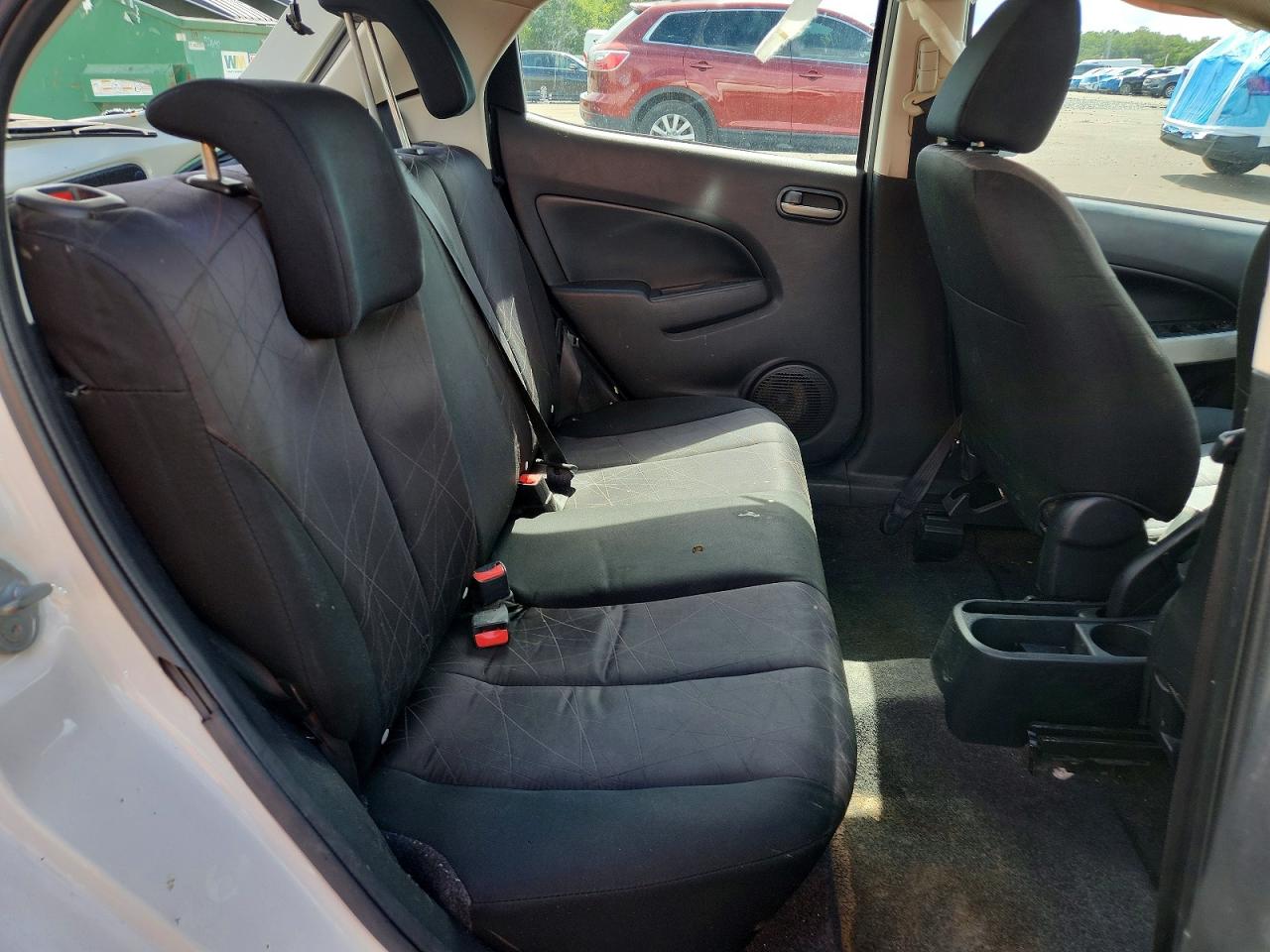 2014 Mazda Mazda2 Sport Белый vin: JM1DE1KZXE0182379