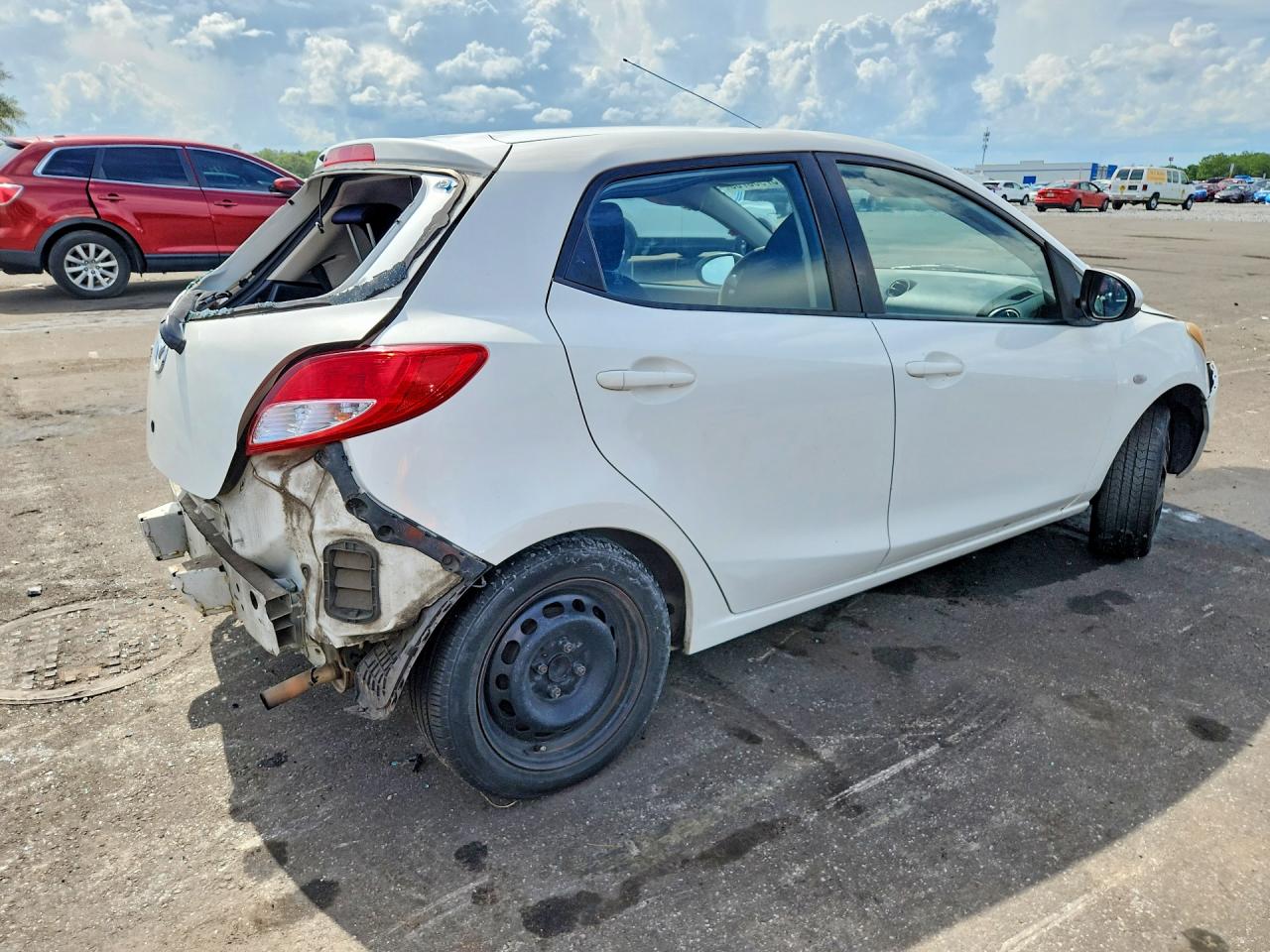2014 Mazda Mazda2 Sport Белый vin: JM1DE1KZXE0182379