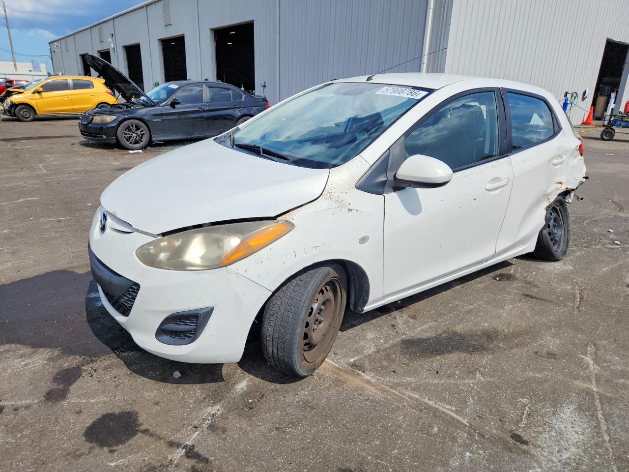 2014 Mazda Mazda2 Sport White vin: JM1DE1KZXE0182379