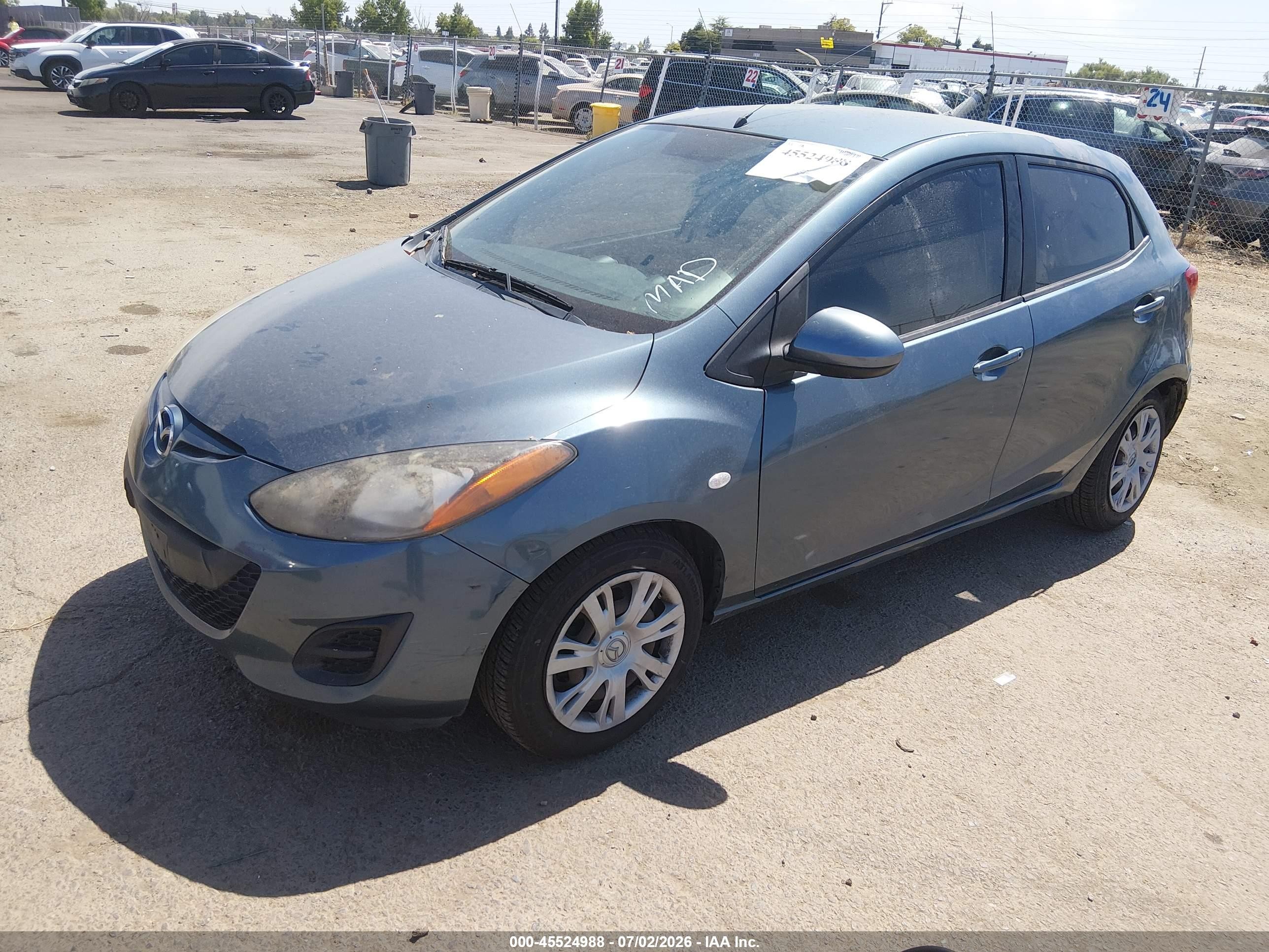 2014 Mazda Mazda2 Sport Gray vin: JM1DE1KZXE0182897