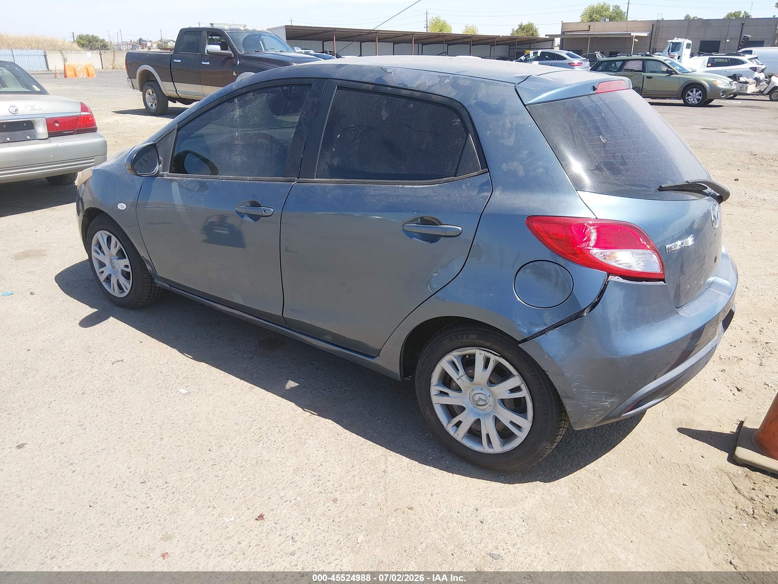 2014 Mazda Mazda2 Sport Gray vin: JM1DE1KZXE0182897