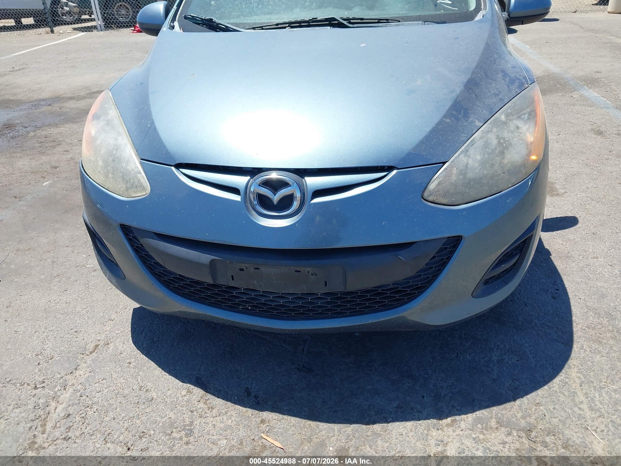 2014 Mazda Mazda2 Sport Gray vin: JM1DE1KZXE0182897