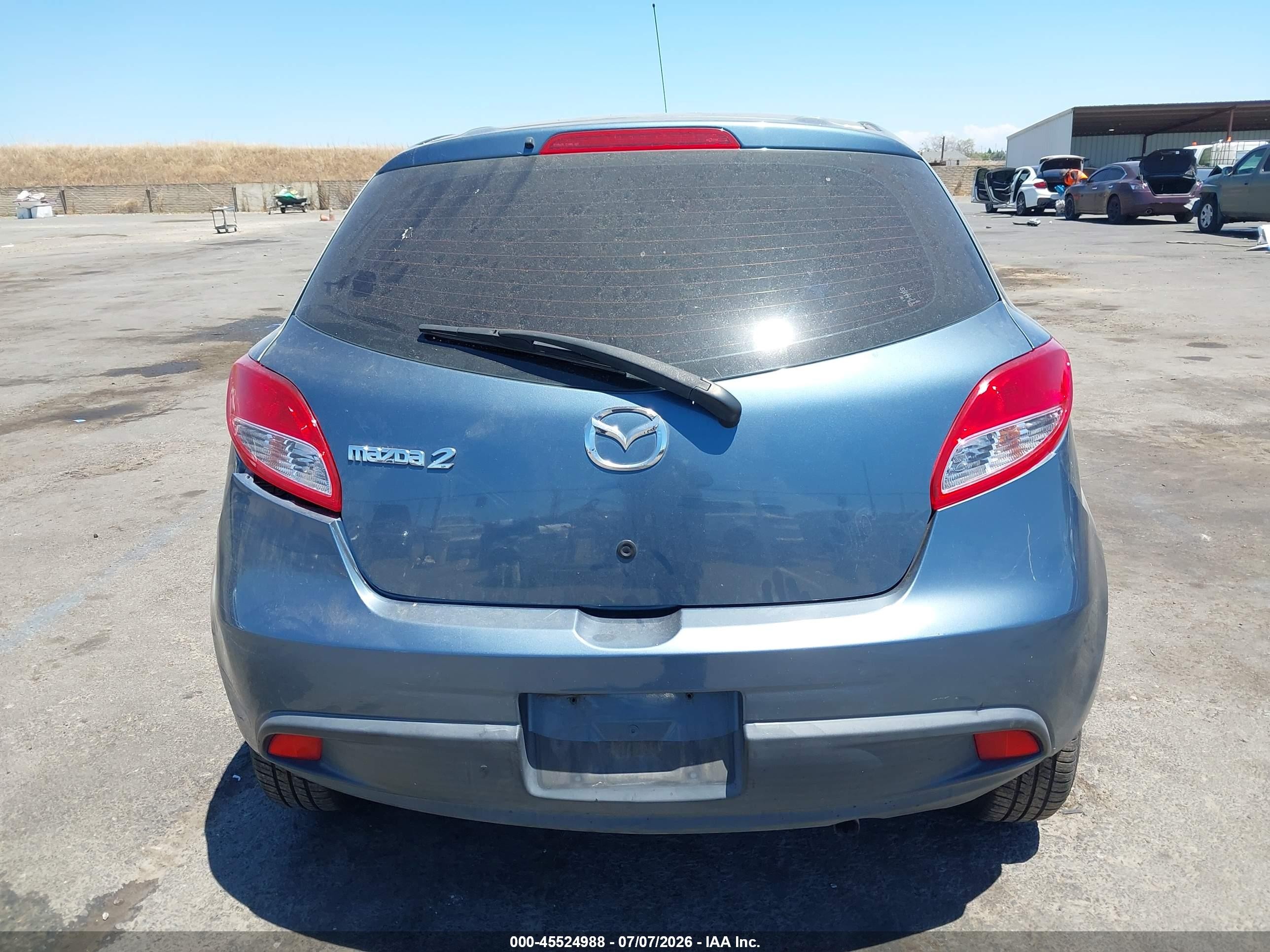 2014 Mazda Mazda2 Sport Gray vin: JM1DE1KZXE0182897