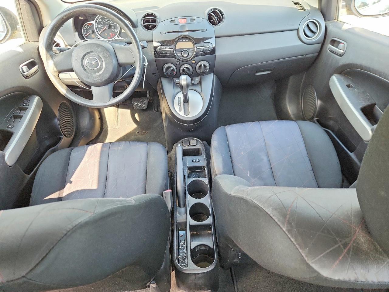 2014 Mazda Mazda2 Sport Серебряный vin: JM1DE1KZXE0185119