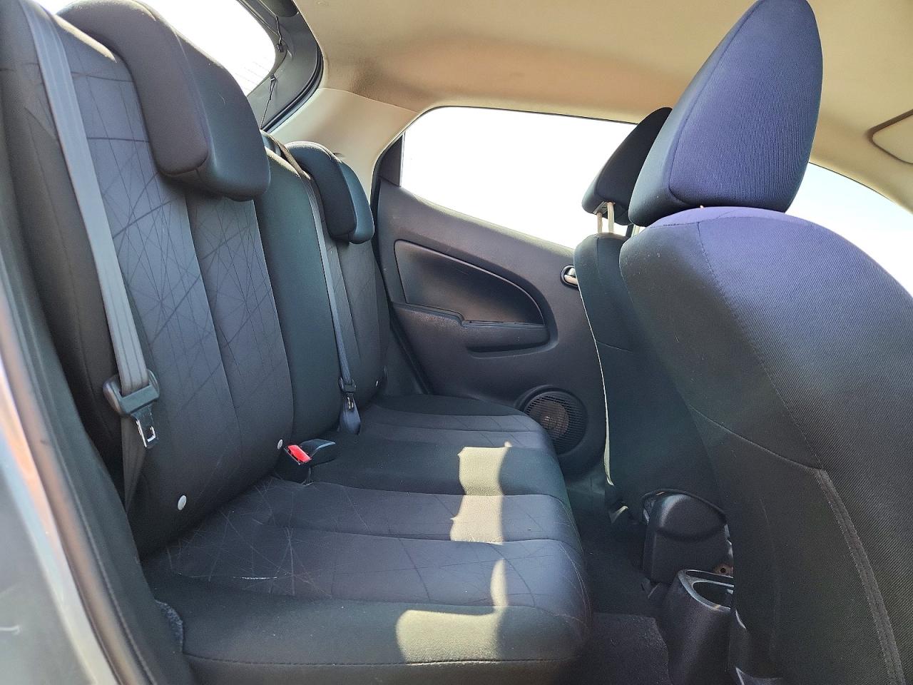2014 Mazda Mazda2 Sport Серебряный vin: JM1DE1KZXE0185119